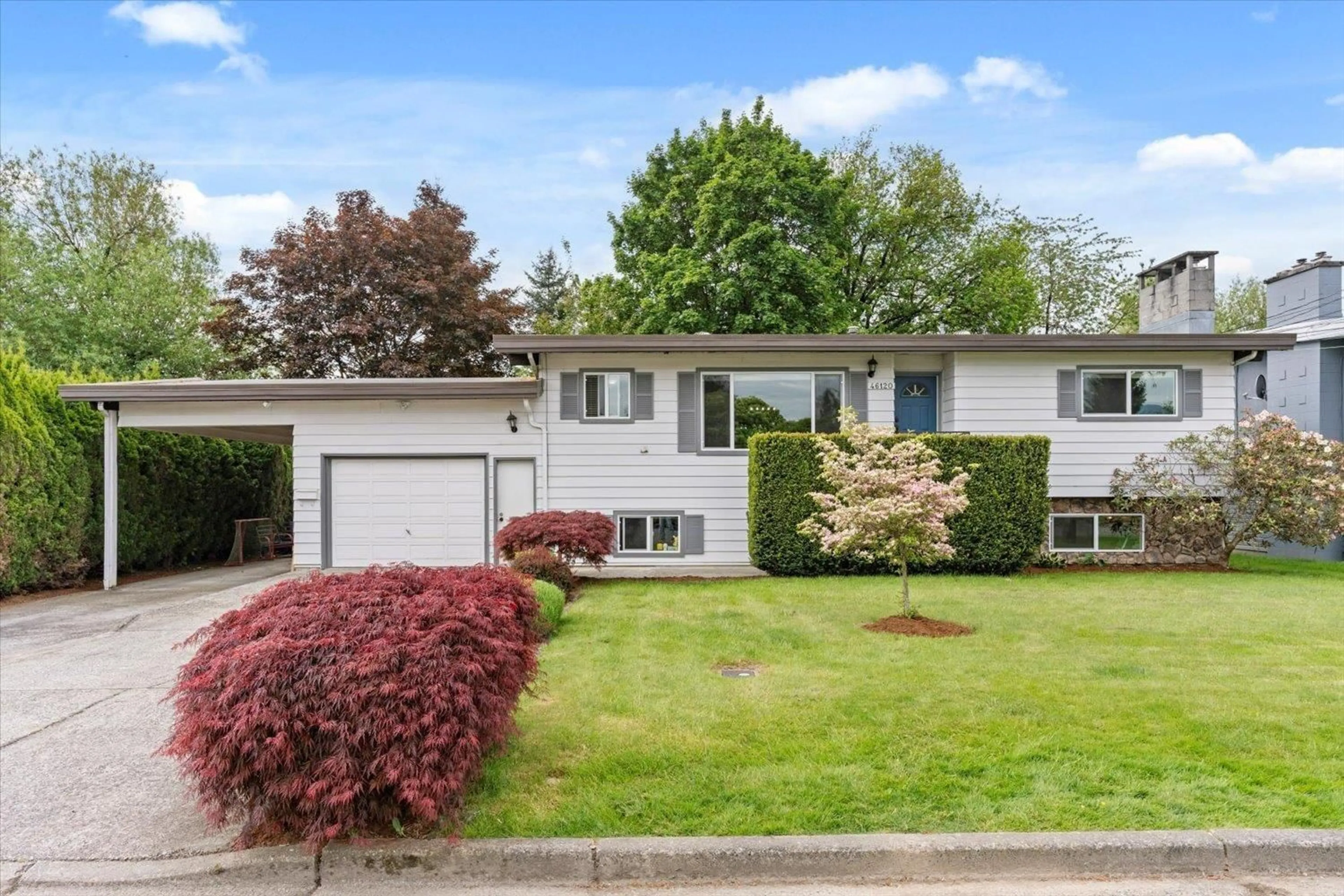 Home with vinyl exterior material, street for 46120 SOUTHLANDS CRESCENT, Chilliwack British Columbia V2P1B1