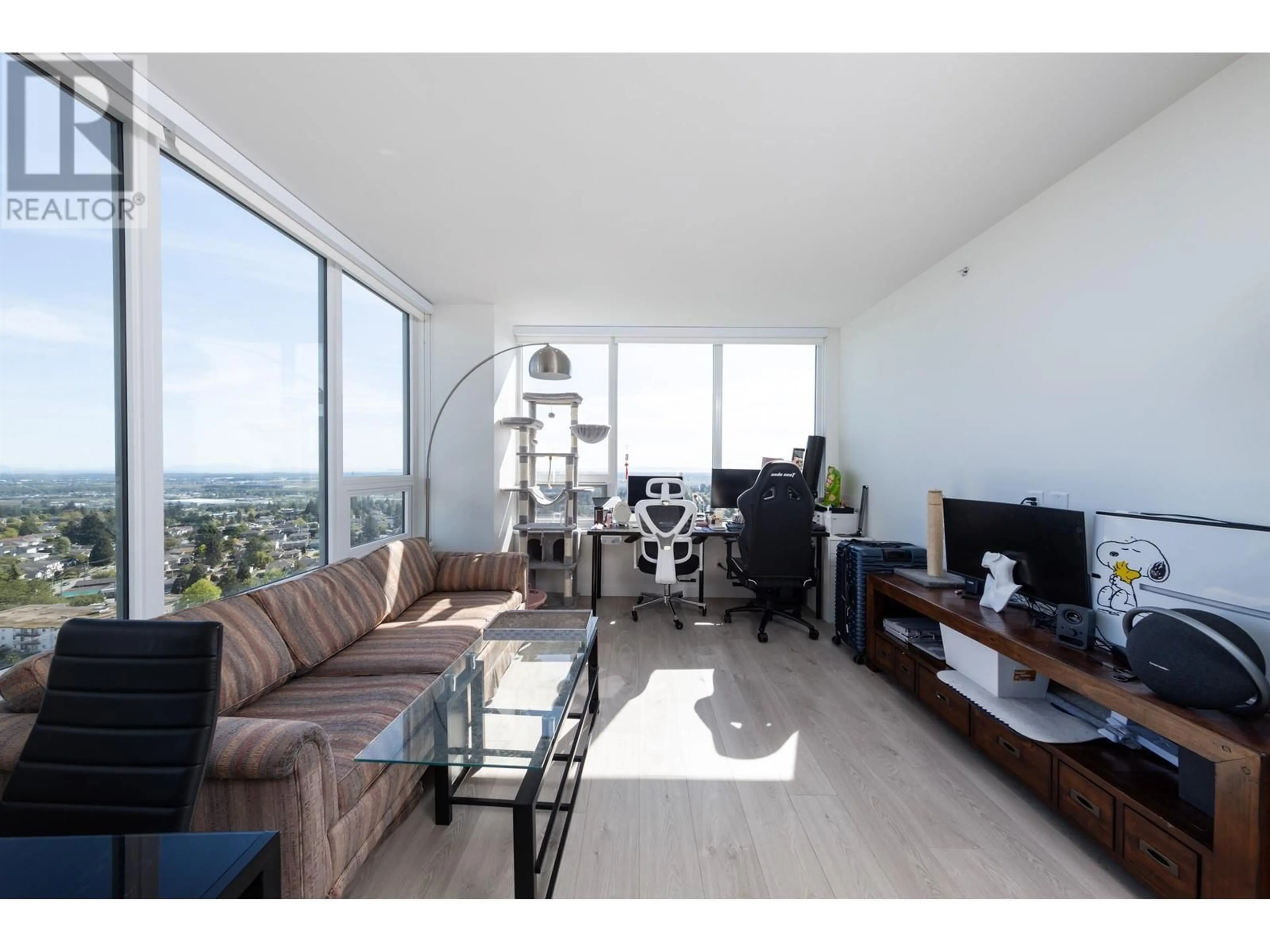 Living room with furniture, wood/laminate floor for 2404 - 6463 SILVER AVENUE, Burnaby British Columbia V5H0K4