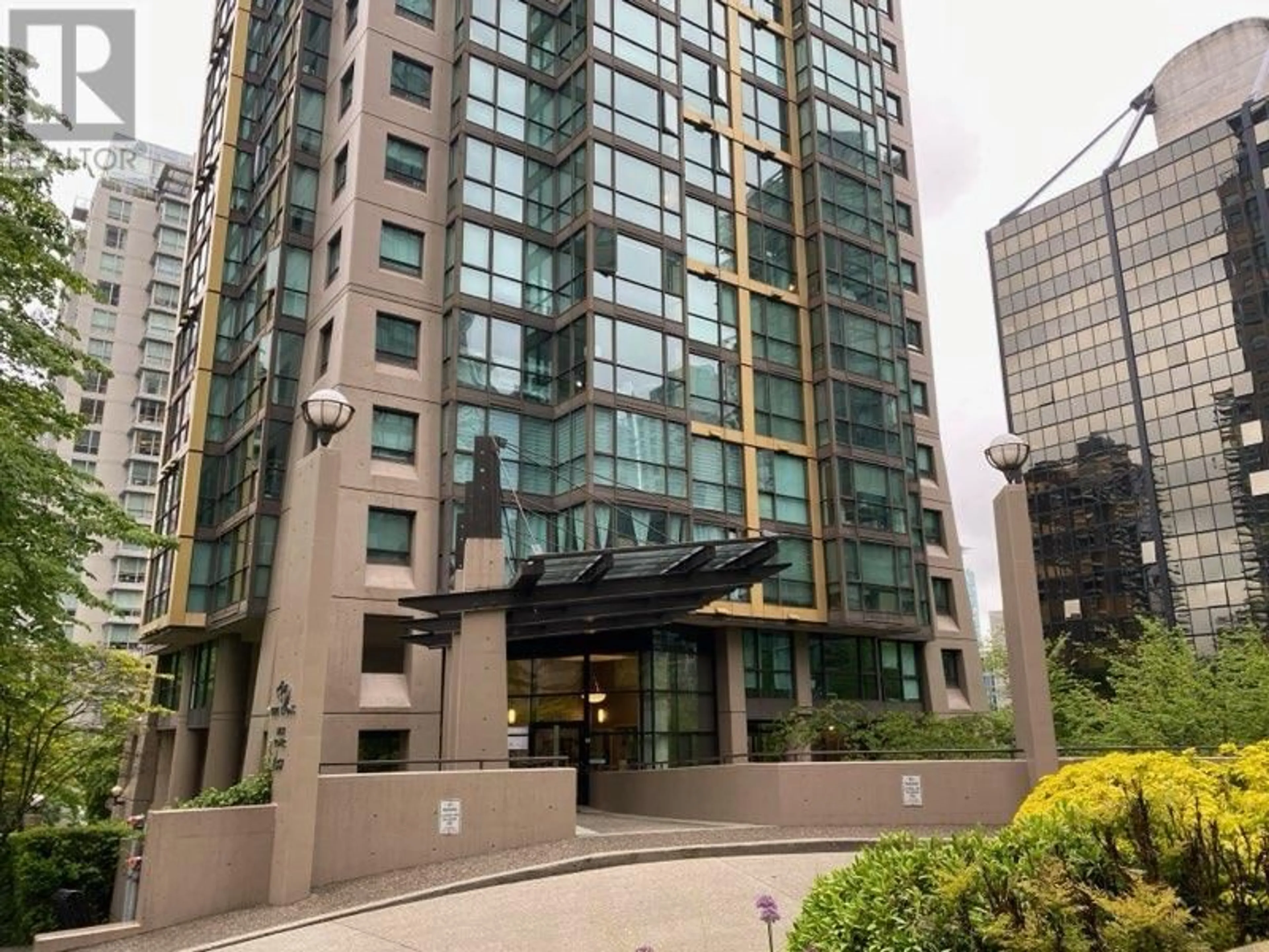 Indoor foyer for 1105 - 1367 ALBERNI STREET, Vancouver British Columbia V6E4R9