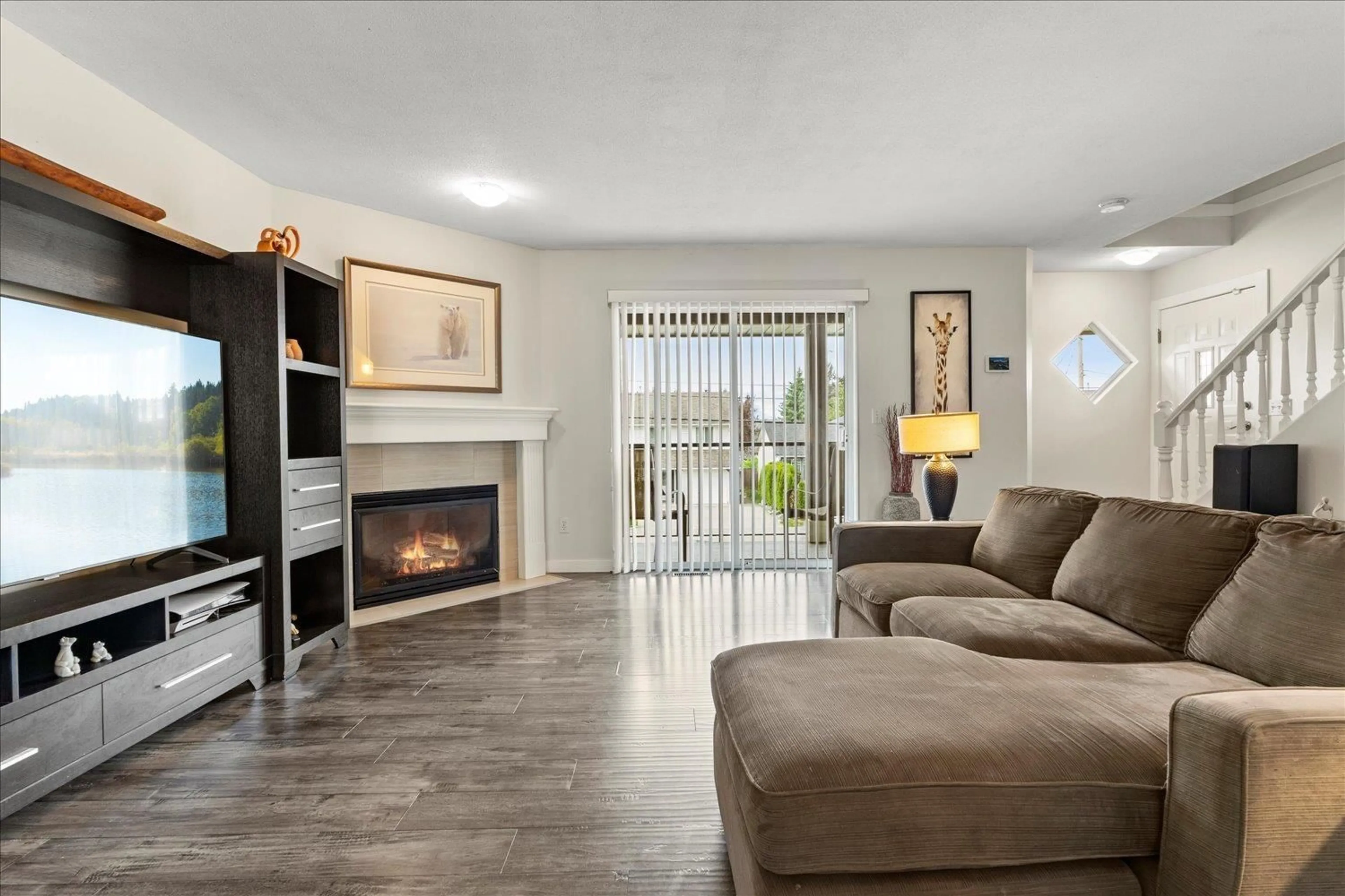 Living room with furniture, unknown for 47 - 45740 THOMAS ROAD, Chilliwack British Columbia V2R3V9