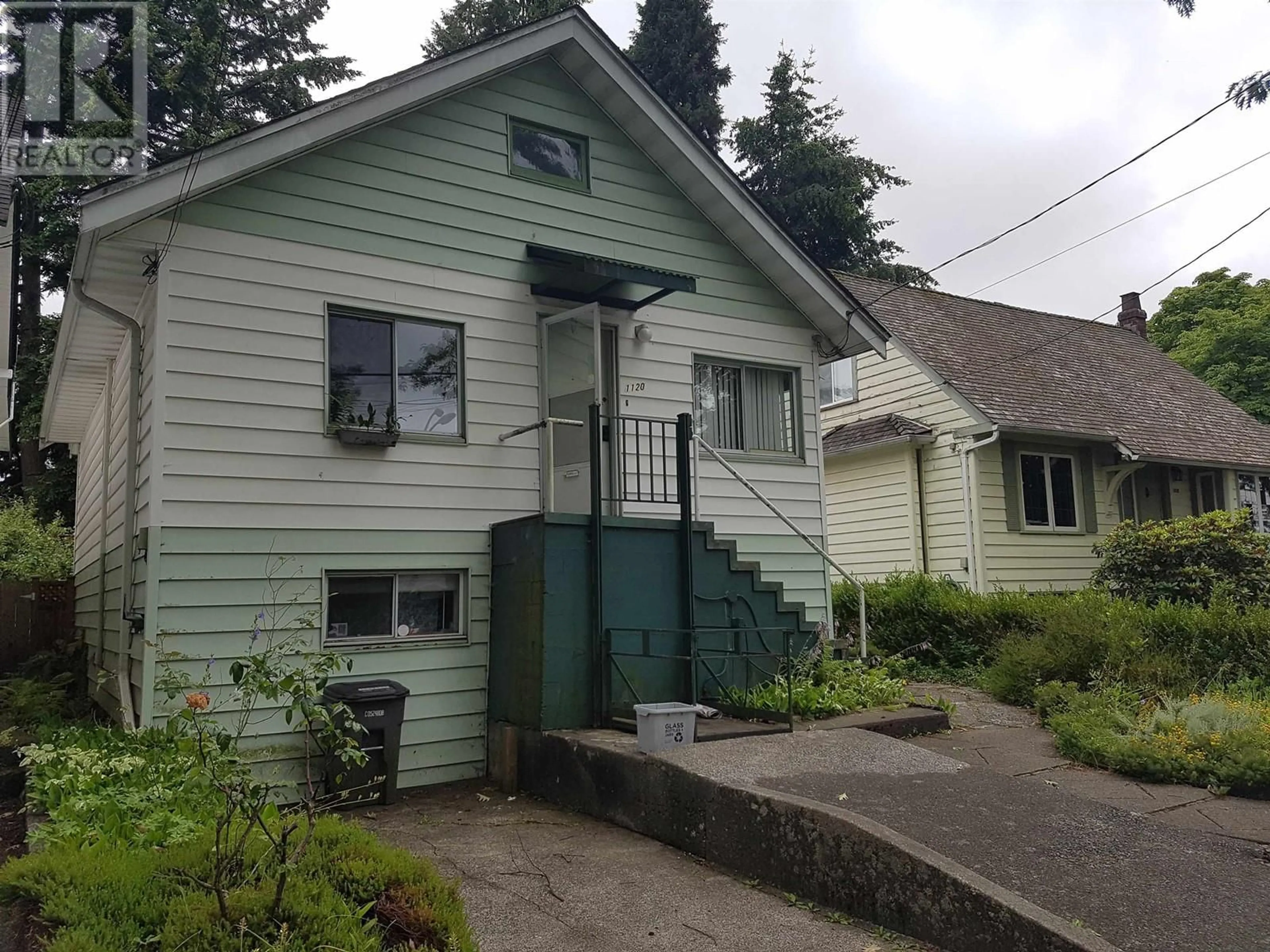 Home with vinyl exterior material, street for 1120 21ST AVENUE, Vancouver British Columbia V5V1S8