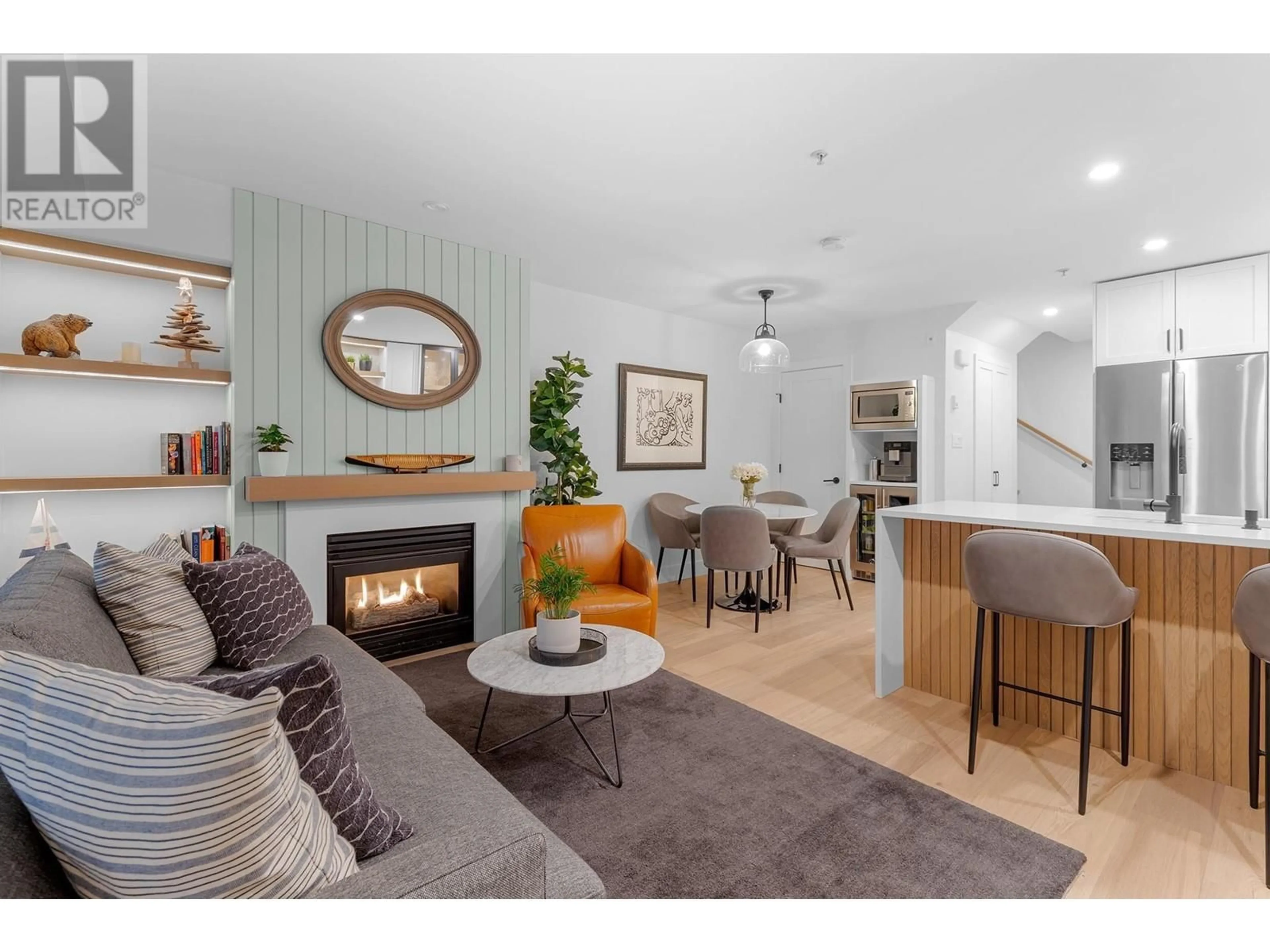 Living room with furniture, wood/laminate floor for 3218 HEATHER STREET, Vancouver British Columbia V5Z4R9