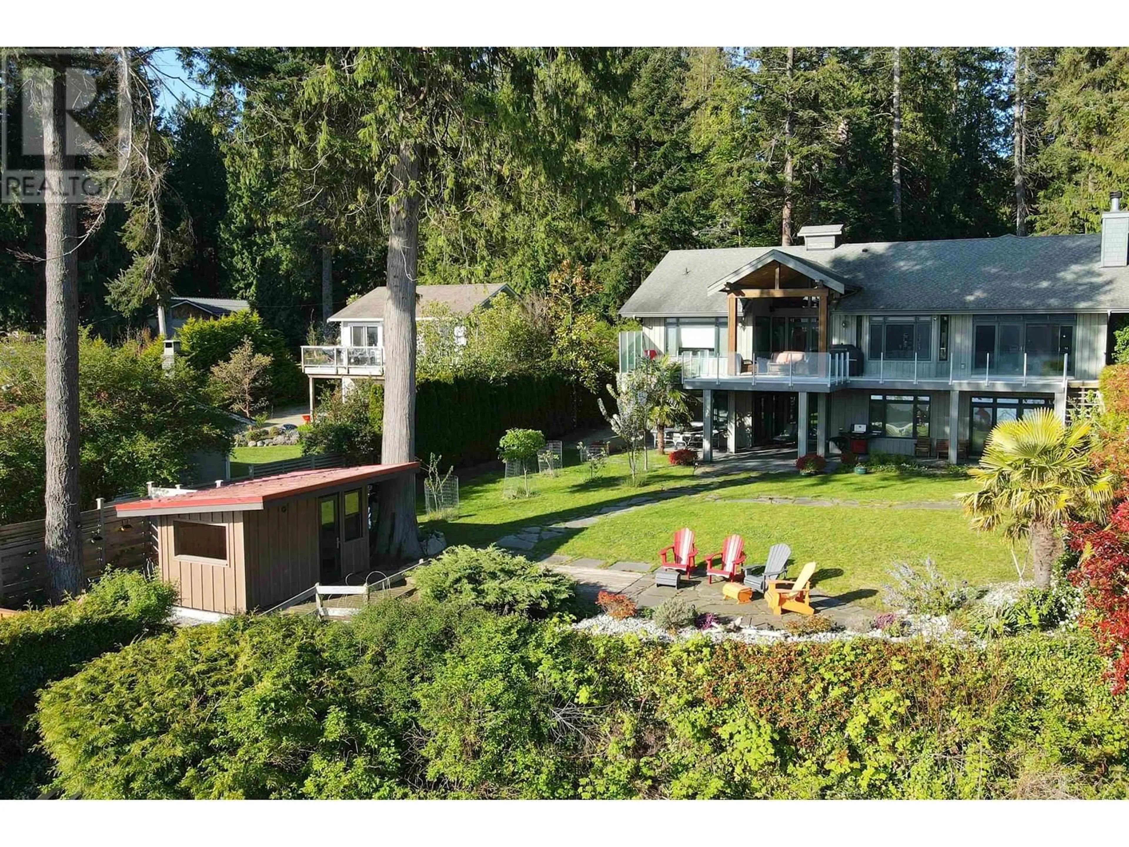 A pic from outside/outdoor area/front of a property/back of a property/a pic from drone, unknown for 7626 EUREKA AVENUE, Halfmoon Bay British Columbia V7Z1A1