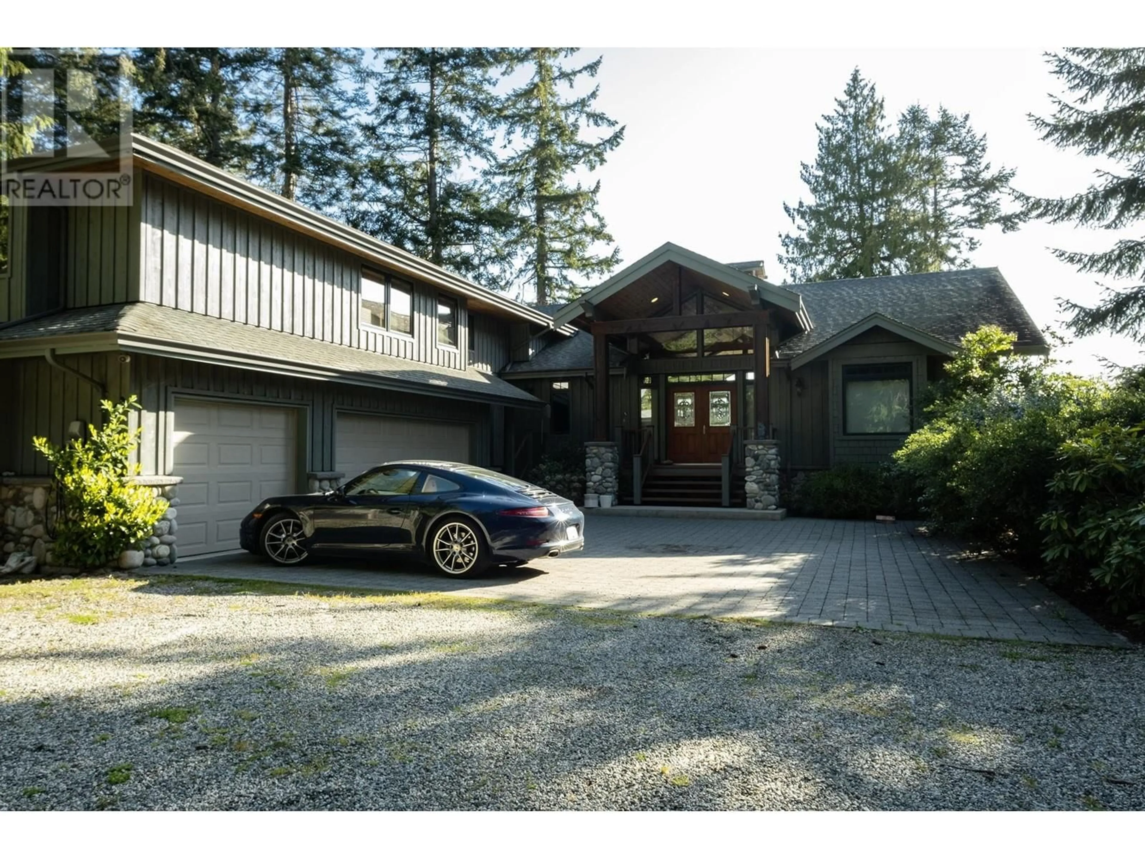 Indoor garage for 7626 EUREKA AVENUE, Halfmoon Bay British Columbia V7Z1A1