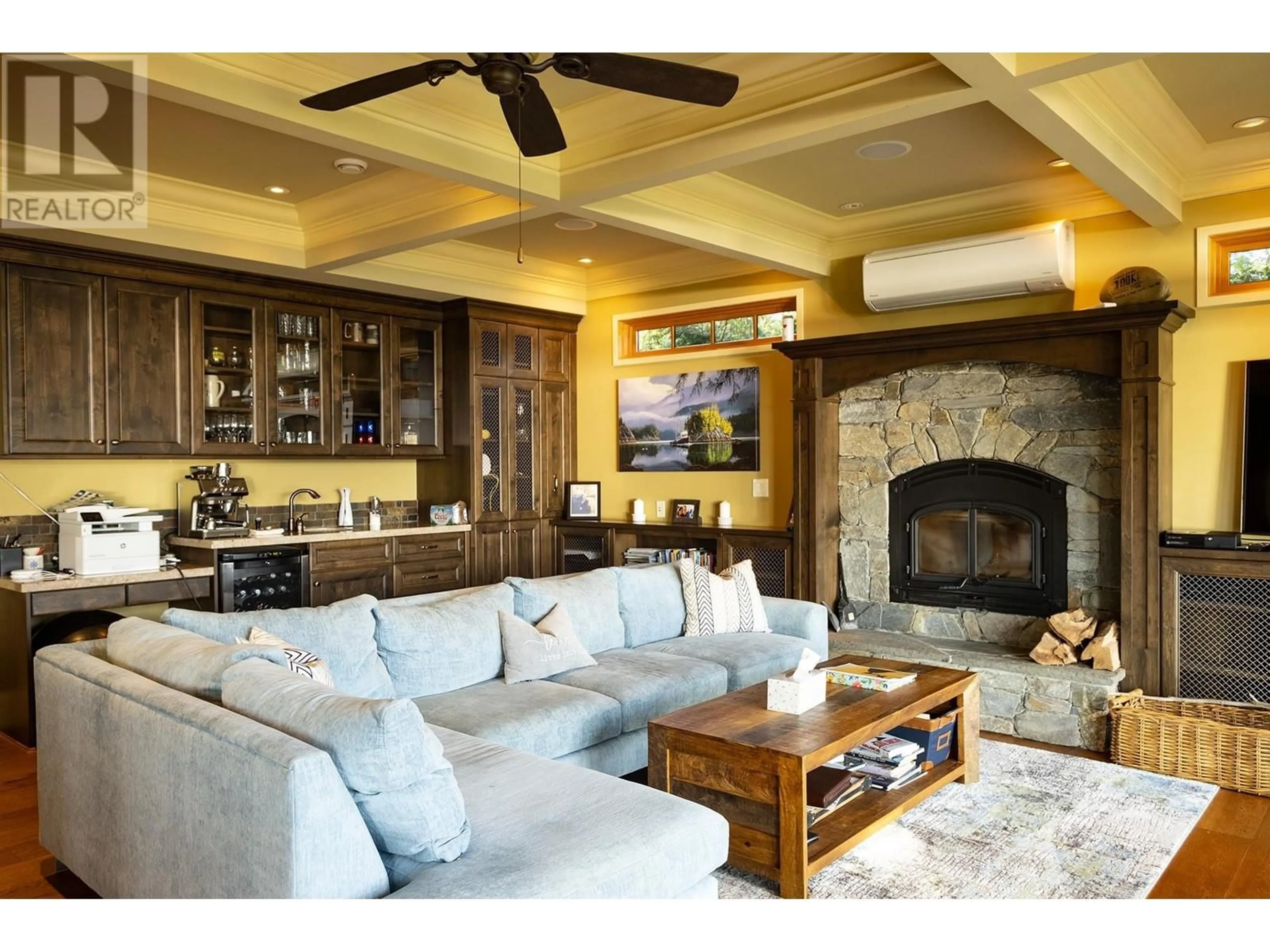 Living room with furniture, unknown for 7626 EUREKA AVENUE, Halfmoon Bay British Columbia V7Z1A1