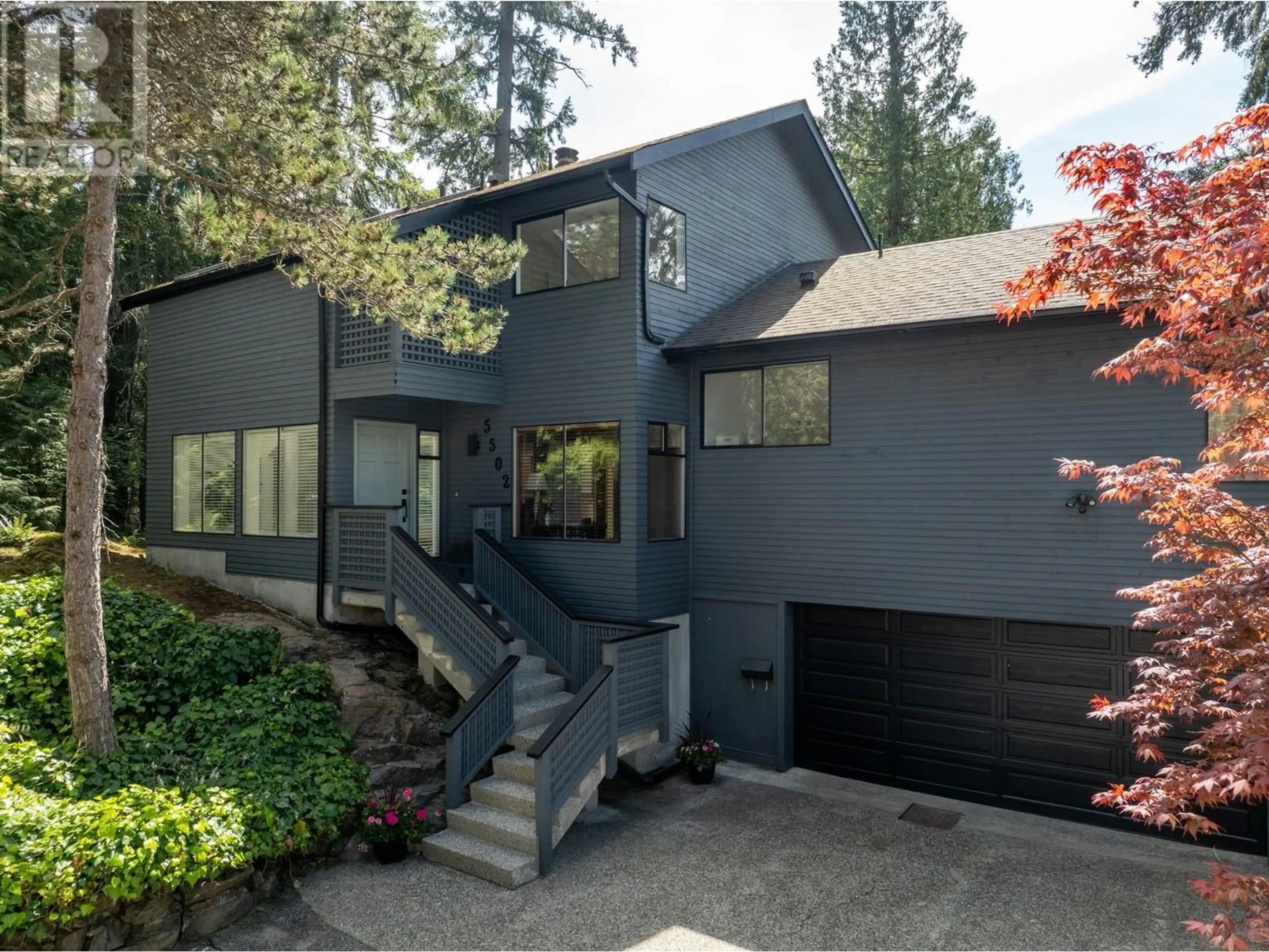 Home with vinyl exterior material, street for 5502 PARTHENON PLACE, West Vancouver British Columbia V7W2V7