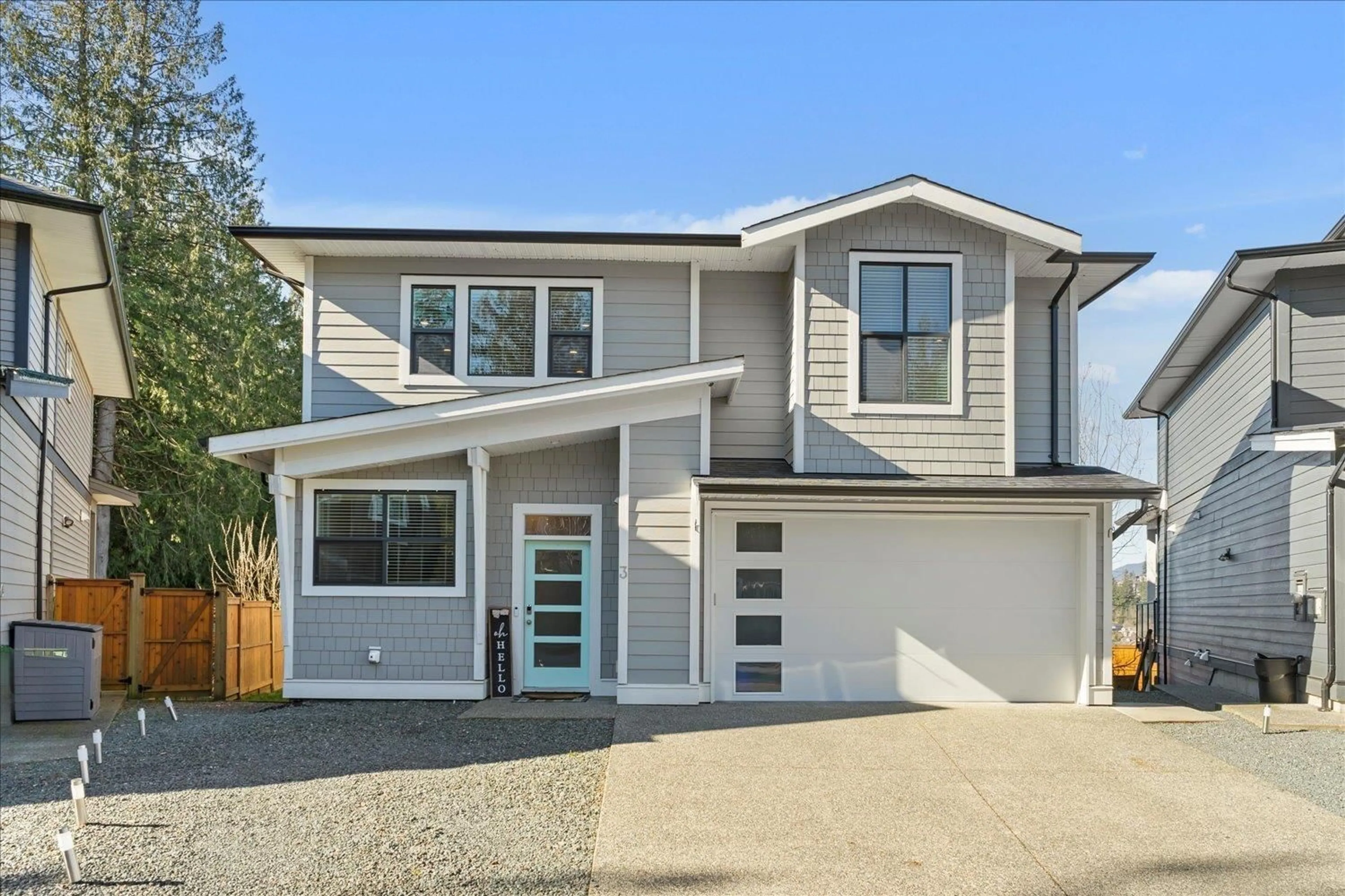 Home with vinyl exterior material, street for 3 - 46504 VALLEYVIEW ROAD, Chilliwack British Columbia V2R5M8