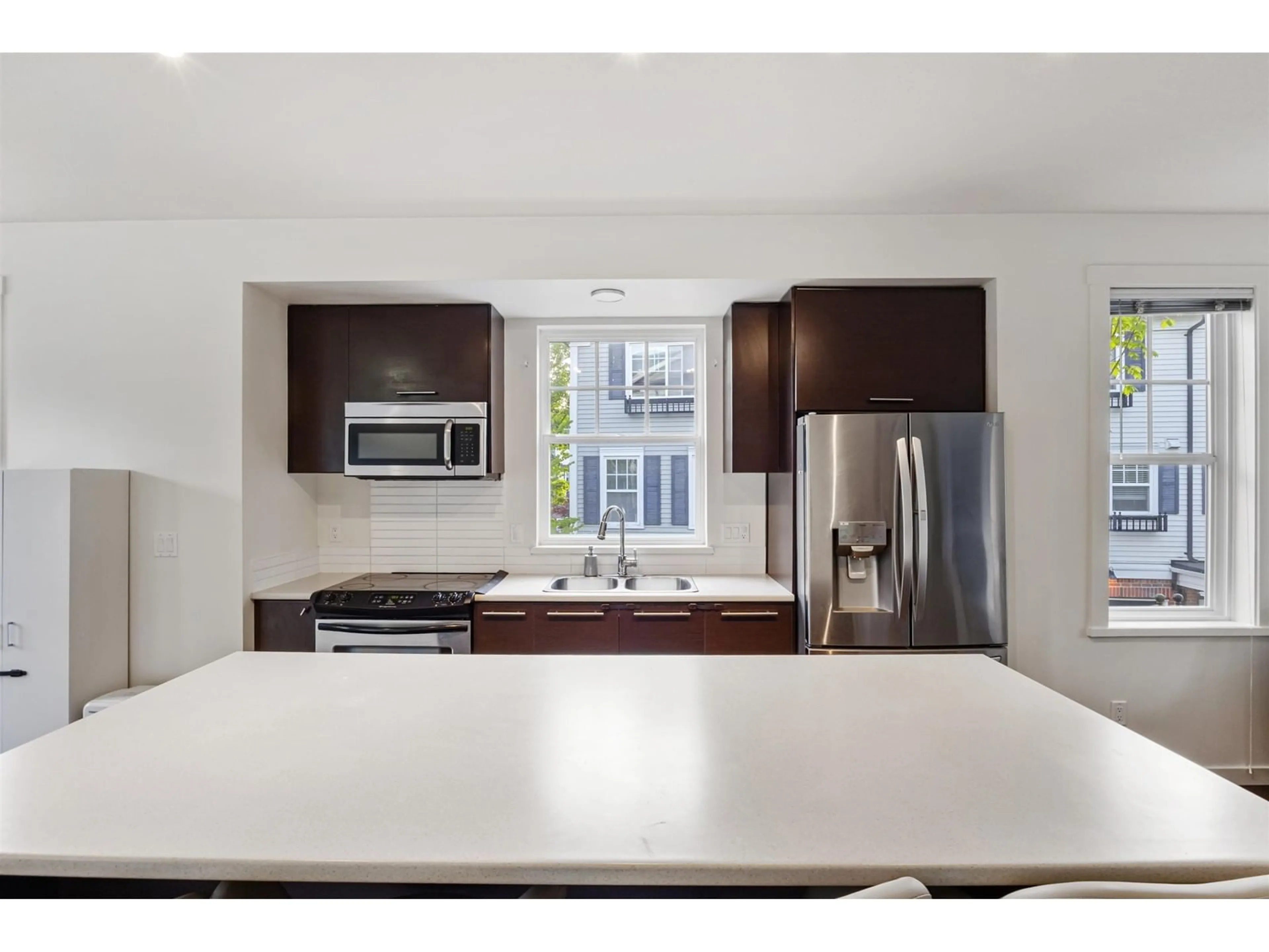 Standard kitchen, unknown for 80 - 18983 72A, Surrey British Columbia V4N1A5