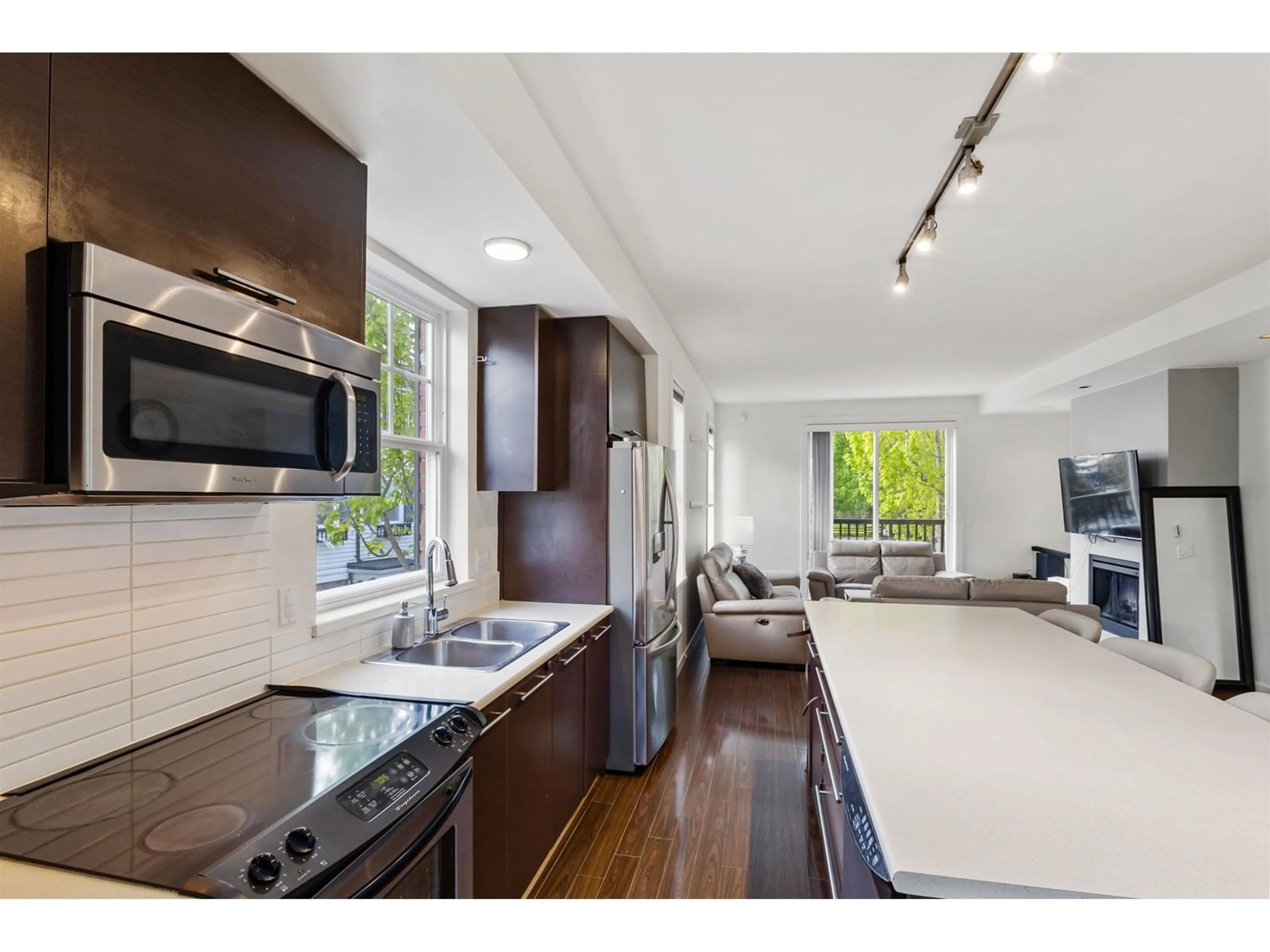 Open concept kitchen, unknown for 80 - 18983 72A, Surrey British Columbia V4N1A5