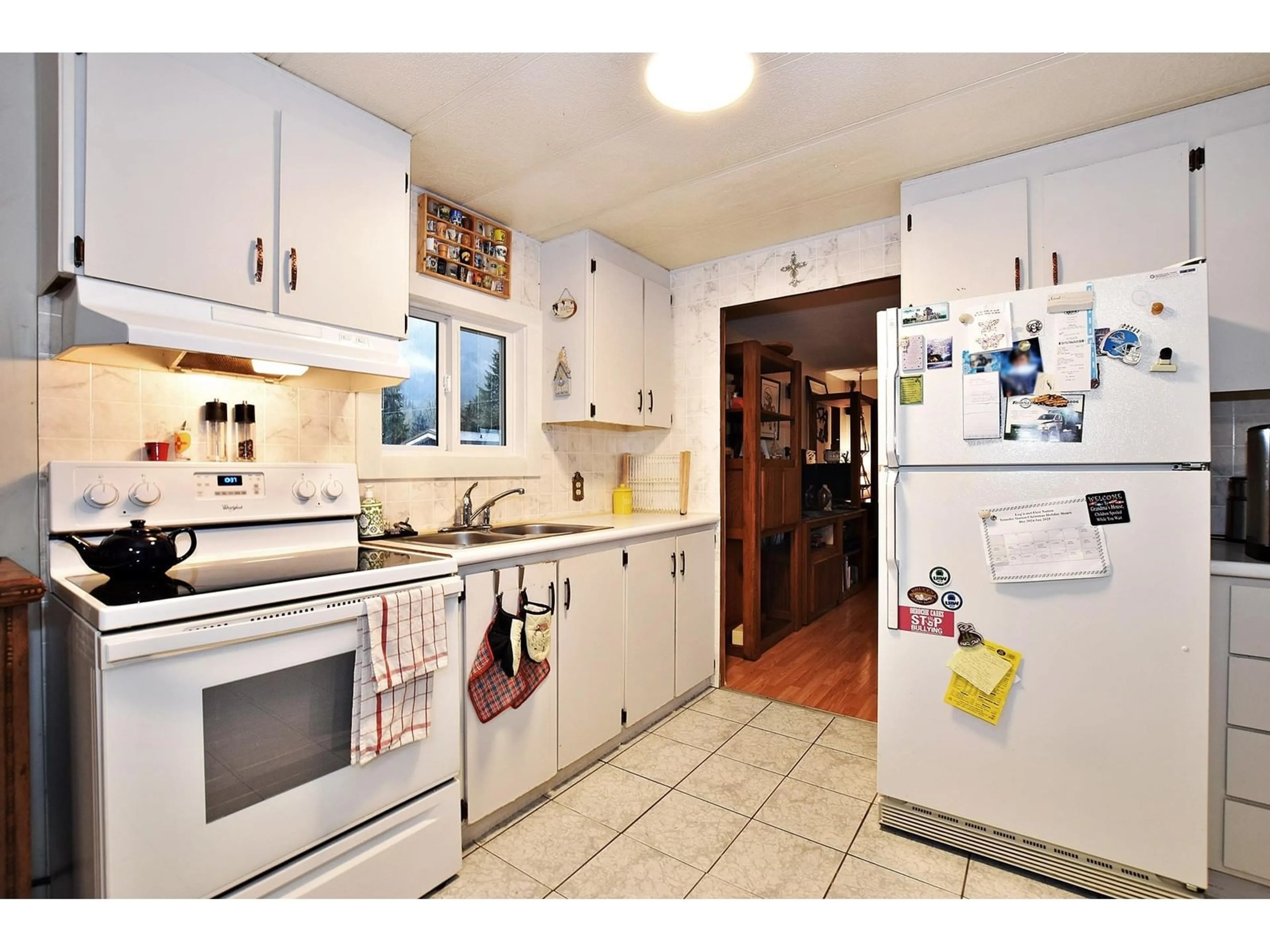 Standard kitchen, unknown for 3 - 41711 TAYLOR, Mission British Columbia V0M1G0