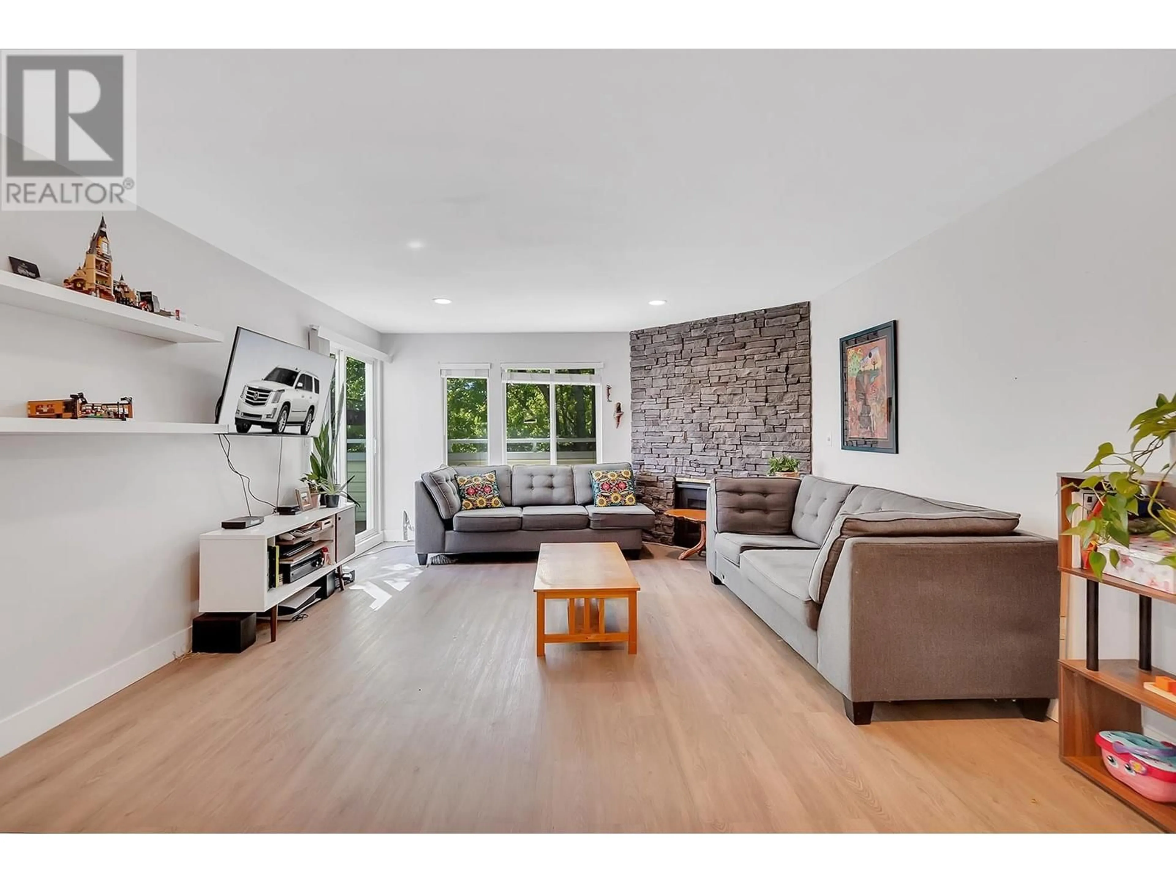 Living room with furniture, unknown for 22 - 5661 LADNER TRUNK ROAD, Ladner British Columbia V4K1X3