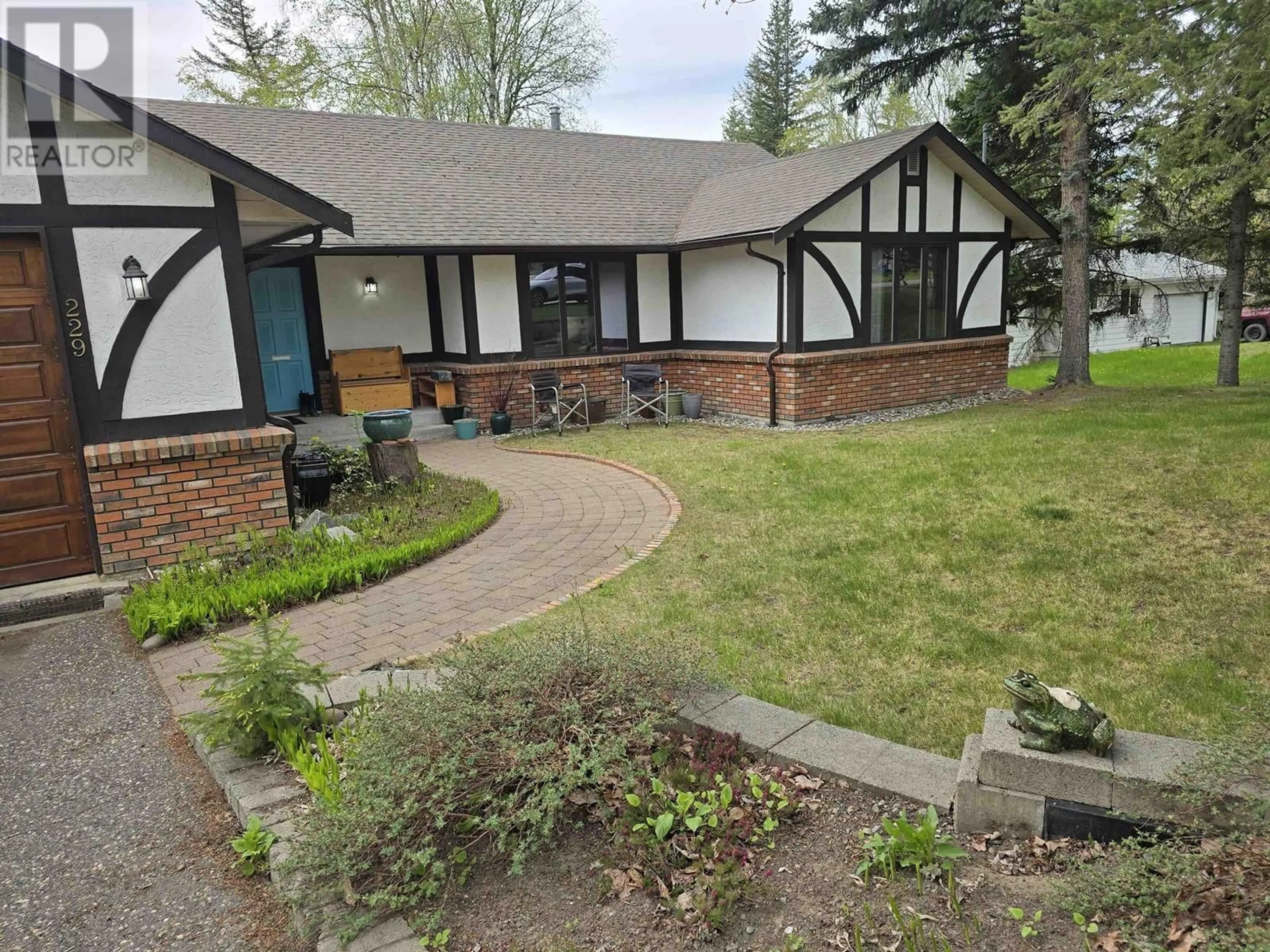 Home with vinyl exterior material, unknown for 229 GROSZ ROAD, Quesnel British Columbia V2J4G1