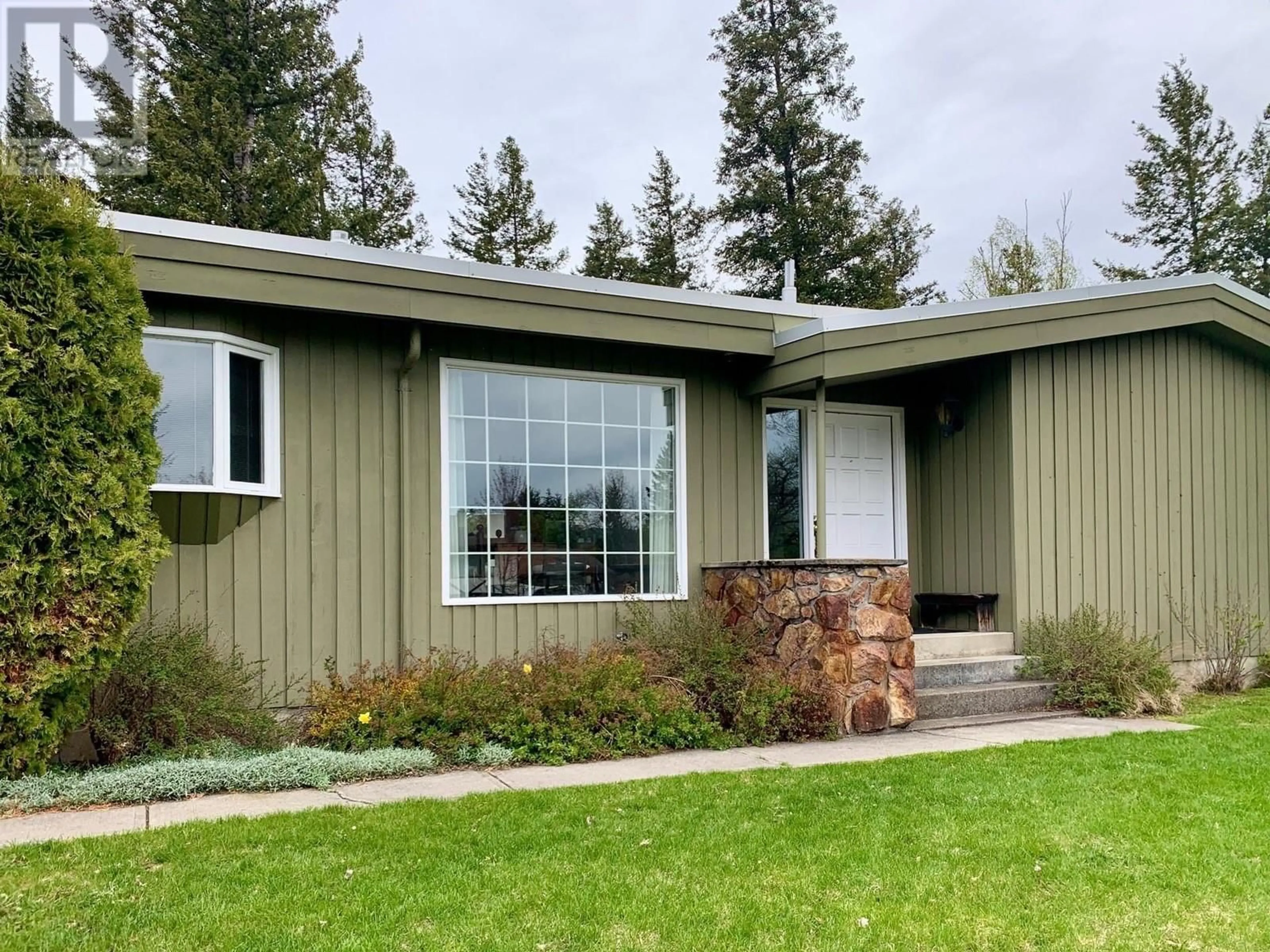 Home with vinyl exterior material, unknown for 124 KING DRIVE, Prince George British Columbia V2M4V5