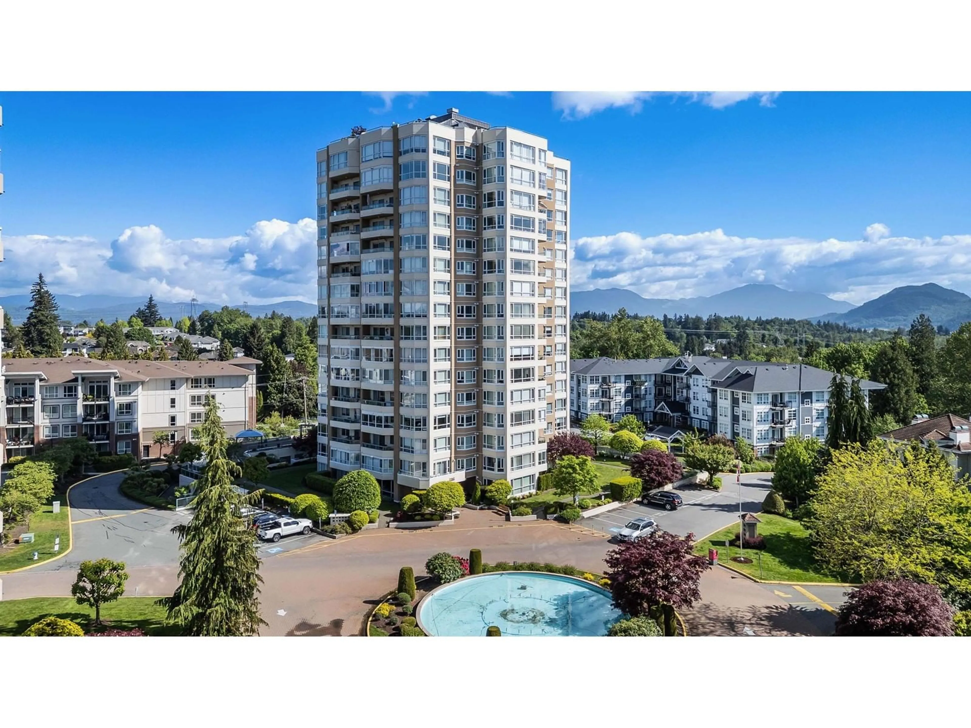 A pic from outside/outdoor area/front of a property/back of a property/a pic from drone, unknown for 1504 - 3190 GLADWIN, Abbotsford British Columbia V2T5T2