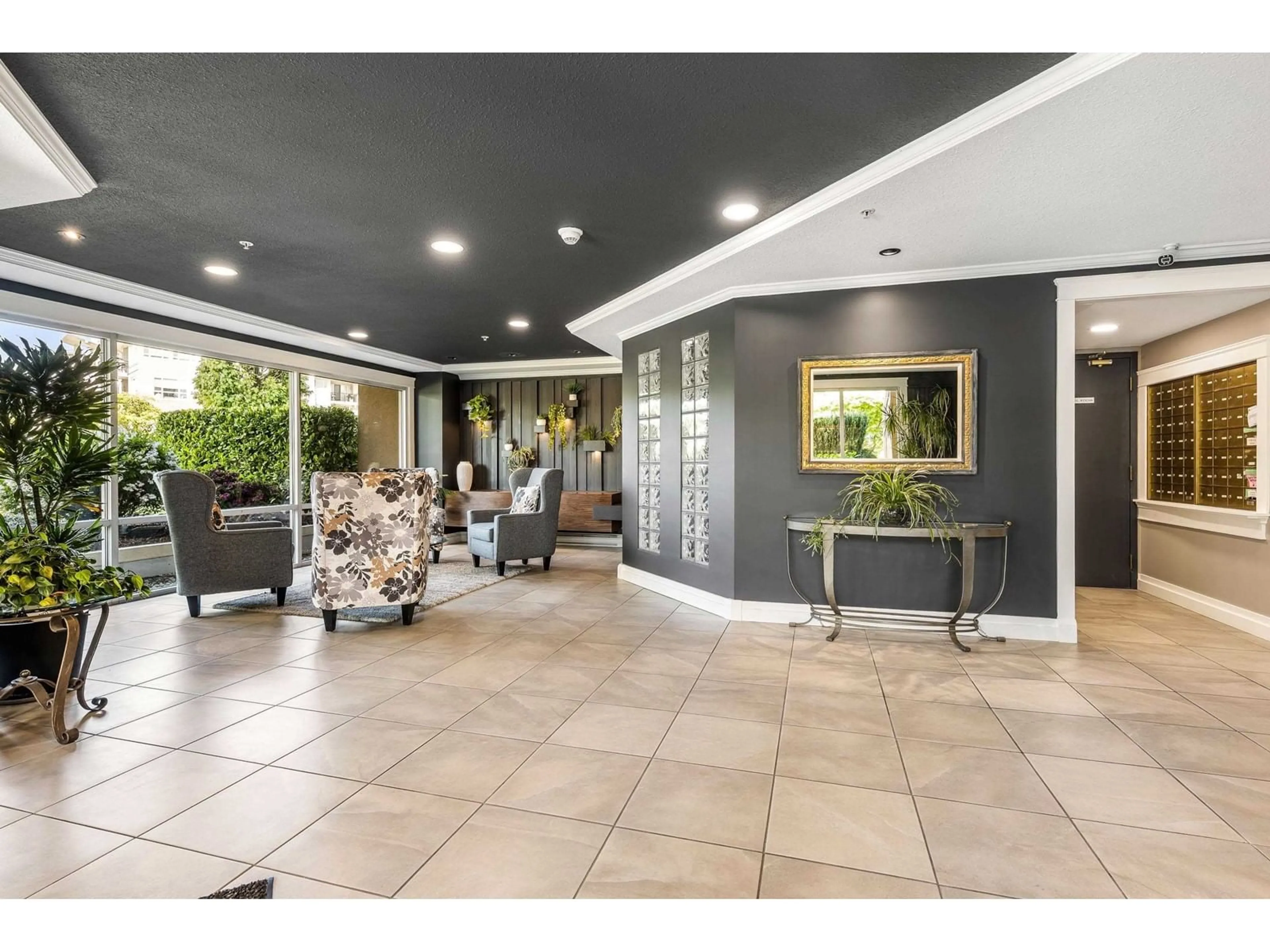 Lobby for 1504 - 3190 GLADWIN, Abbotsford British Columbia V2T5T2
