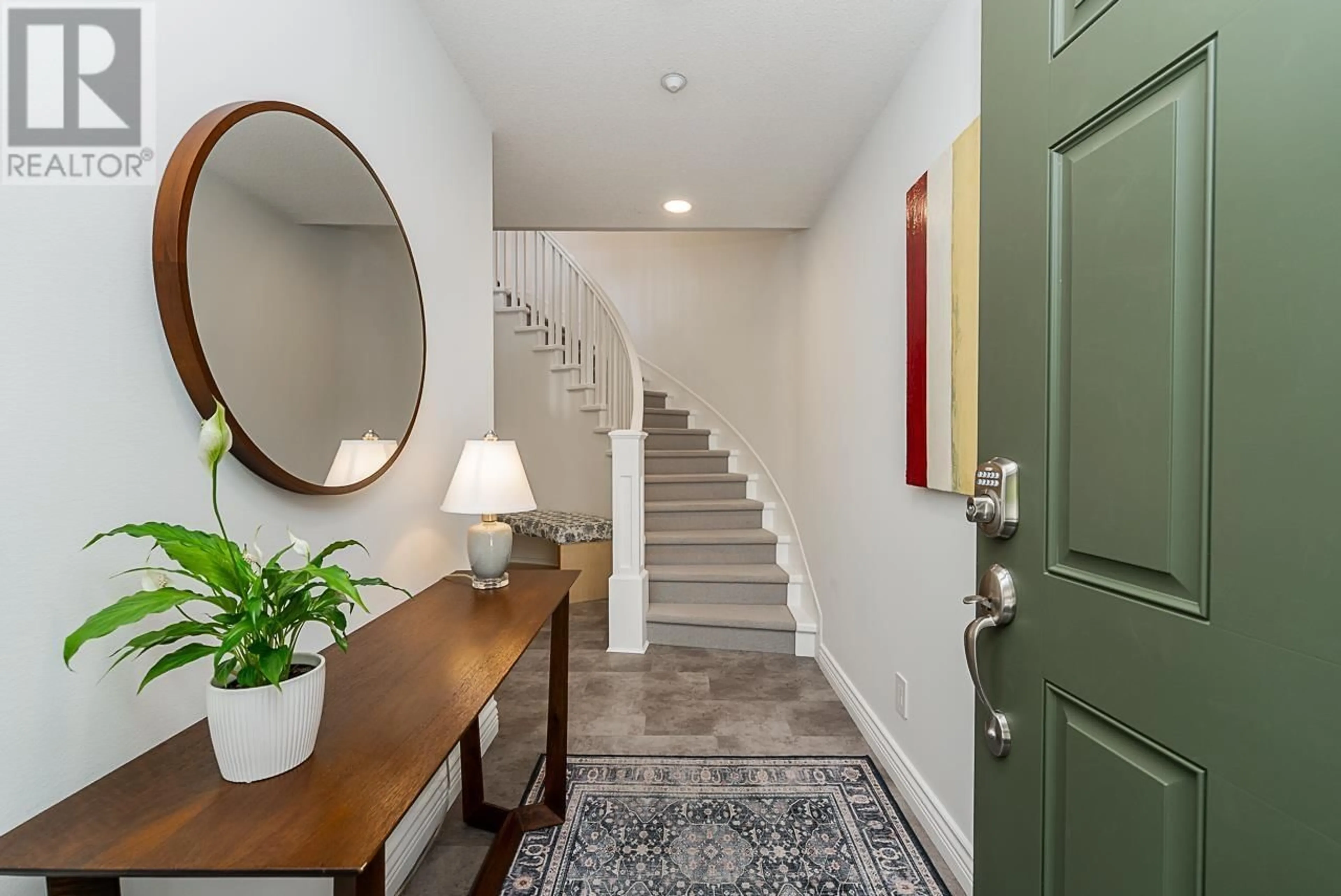 Indoor entryway for 54 BEACH DRIVE, Furry Creek British Columbia V8B1A2