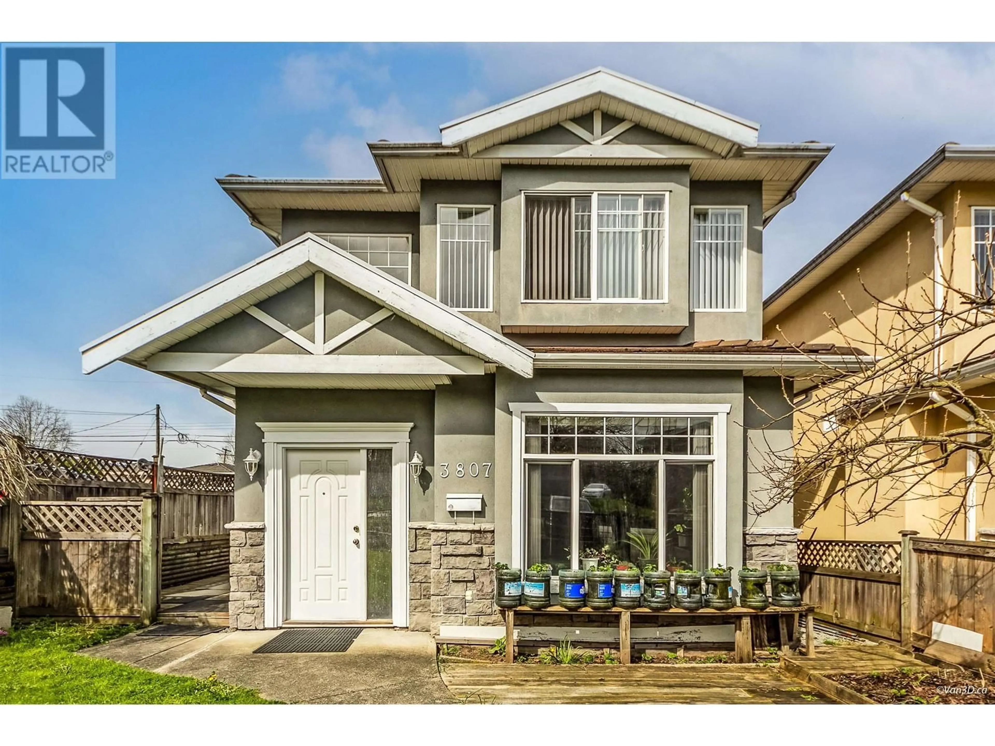 Home with vinyl exterior material, street for 3807 REGENT STREET, Burnaby British Columbia V5C4G7