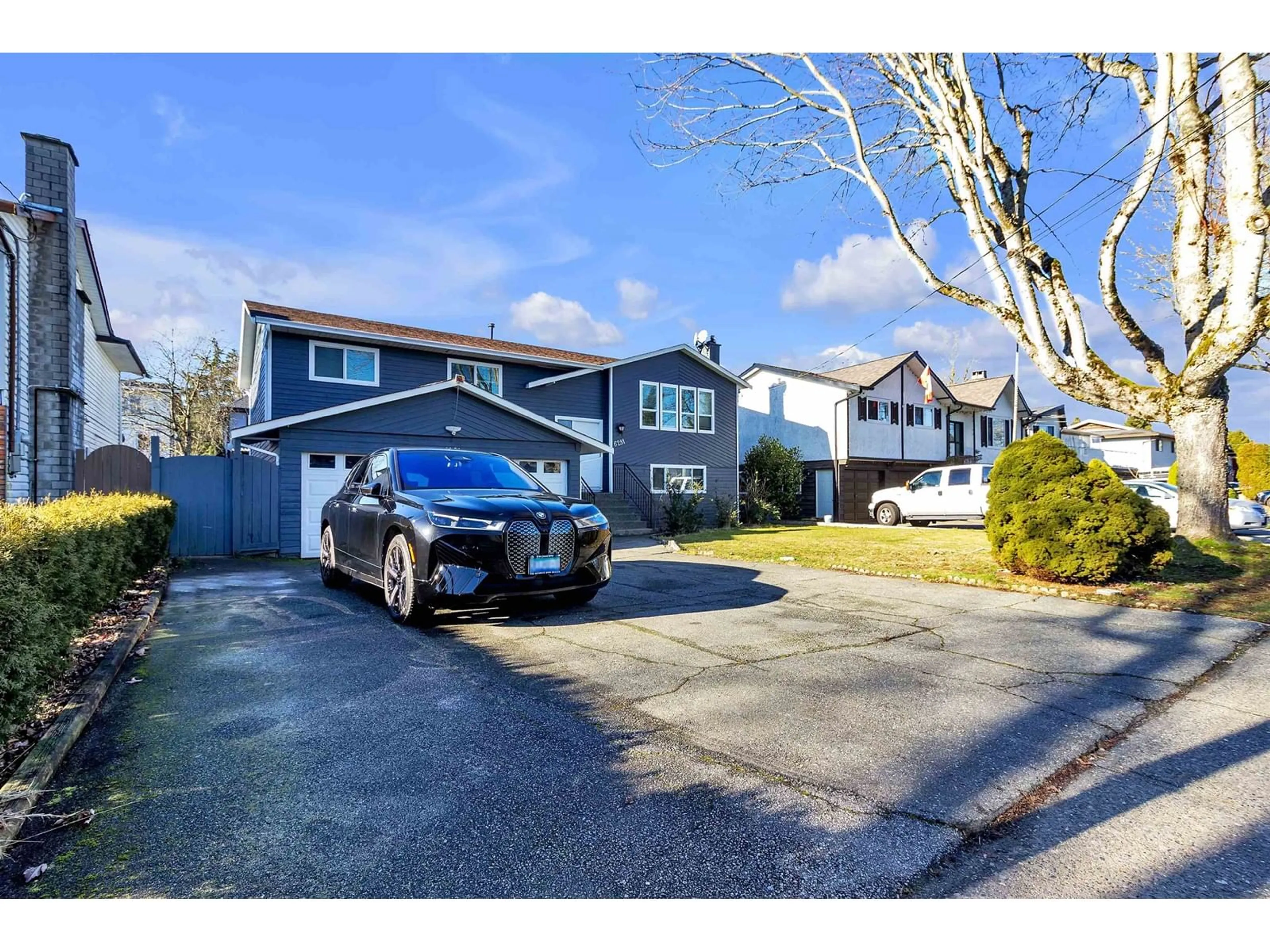 A pic from outside/outdoor area/front of a property/back of a property/a pic from drone, street for 6281 130, Surrey British Columbia V3X1R7