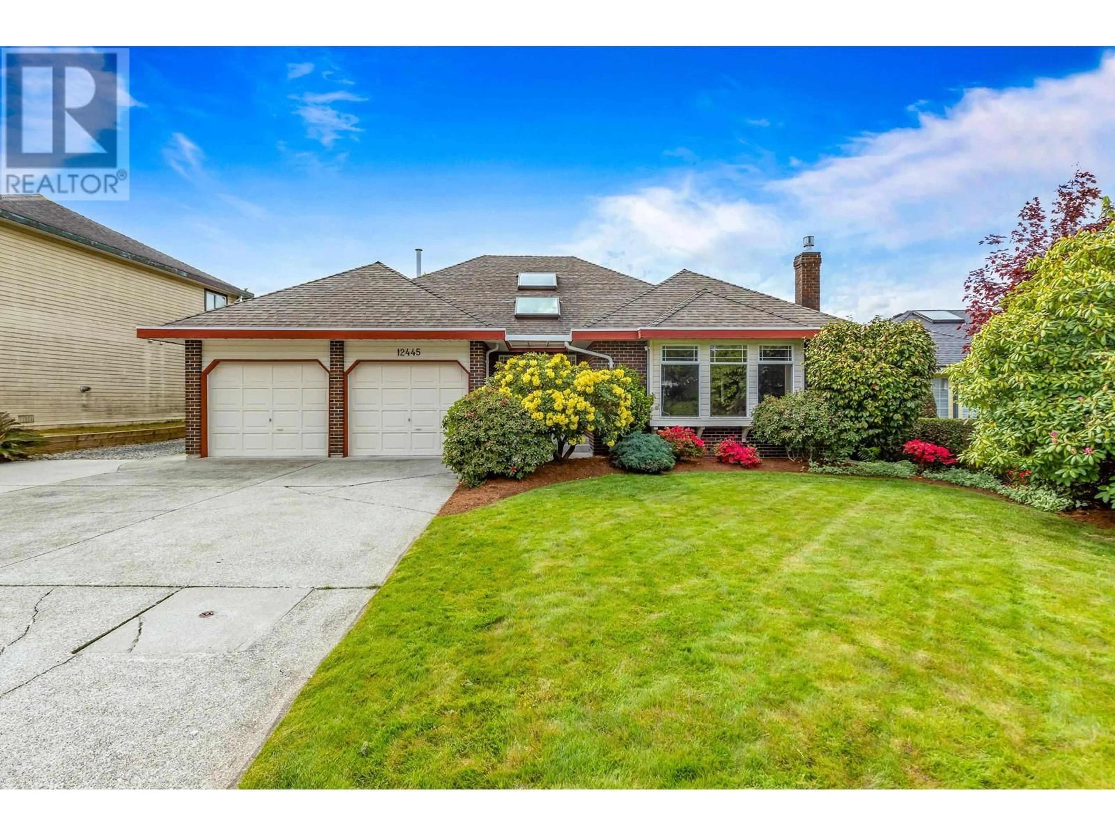 A pic from outside/outdoor area/front of a property/back of a property/a pic from drone, street for 12445 204B STREET, Maple Ridge British Columbia V2X0A3