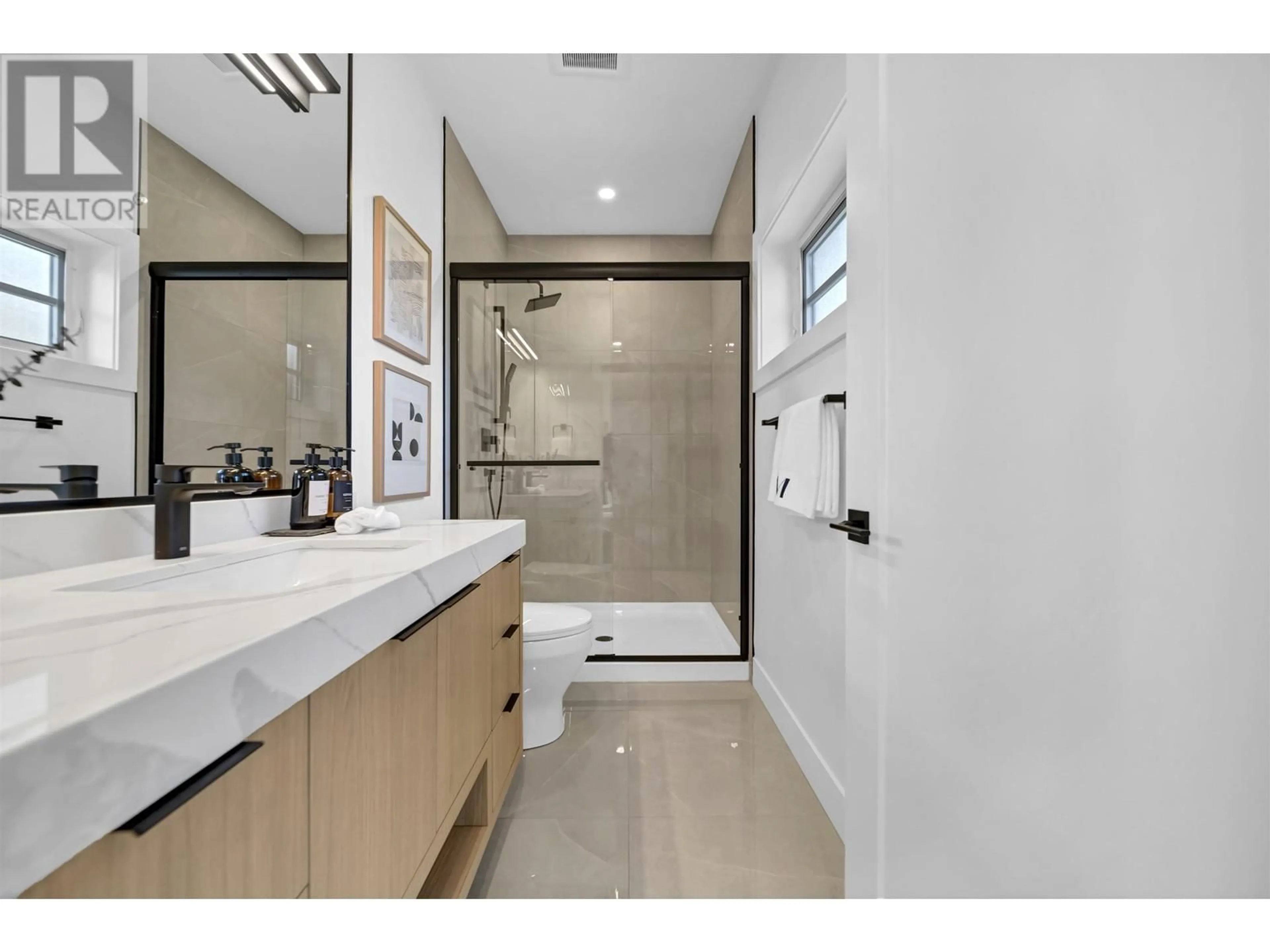 Contemporary bathroom, ceramic/tile floor for 2692 53RD AVENUE, Vancouver British Columbia V5S2R9