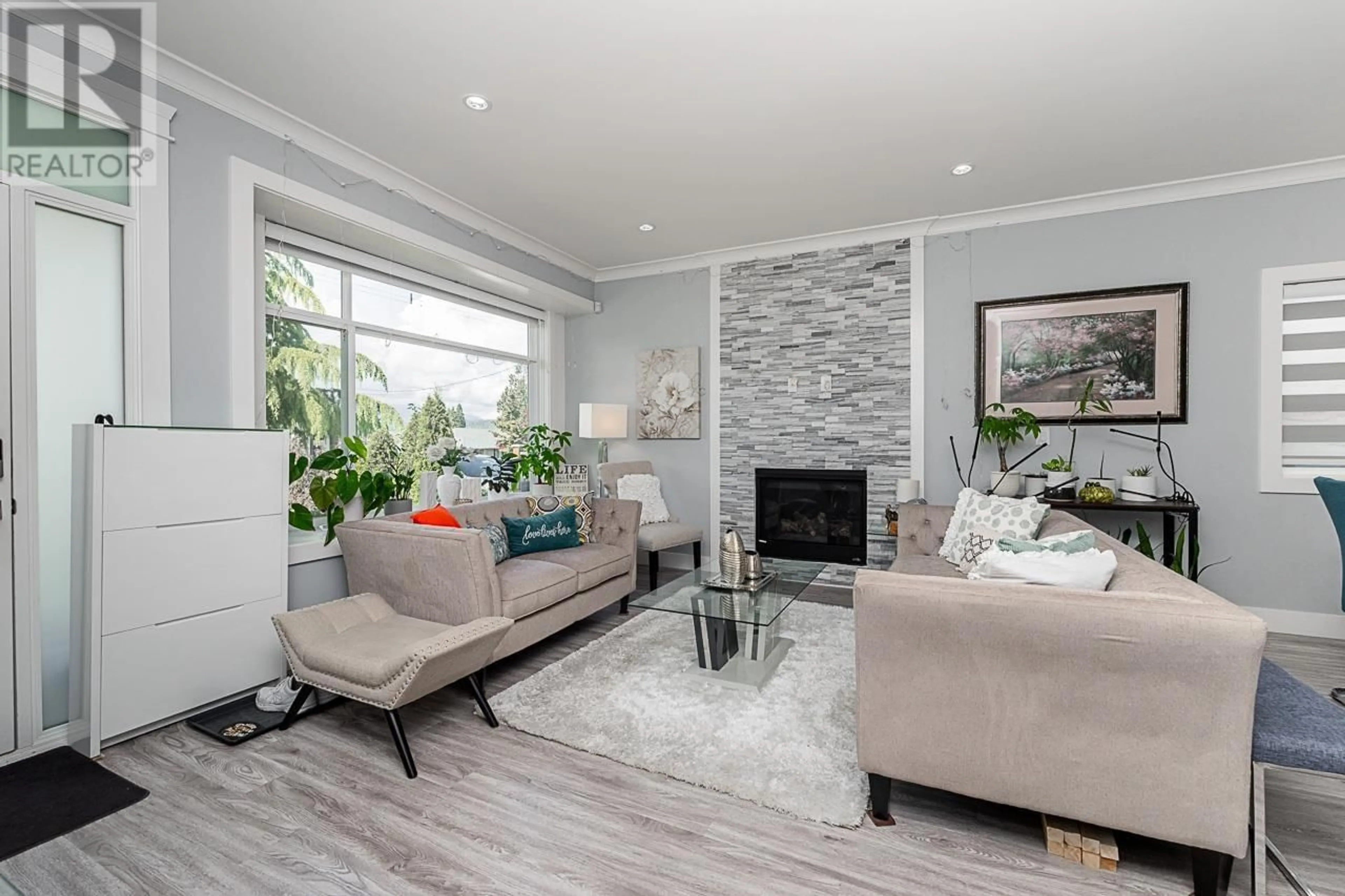Living room with furniture, unknown for 7954 EDMONDS STREET, Burnaby British Columbia V3N1C2