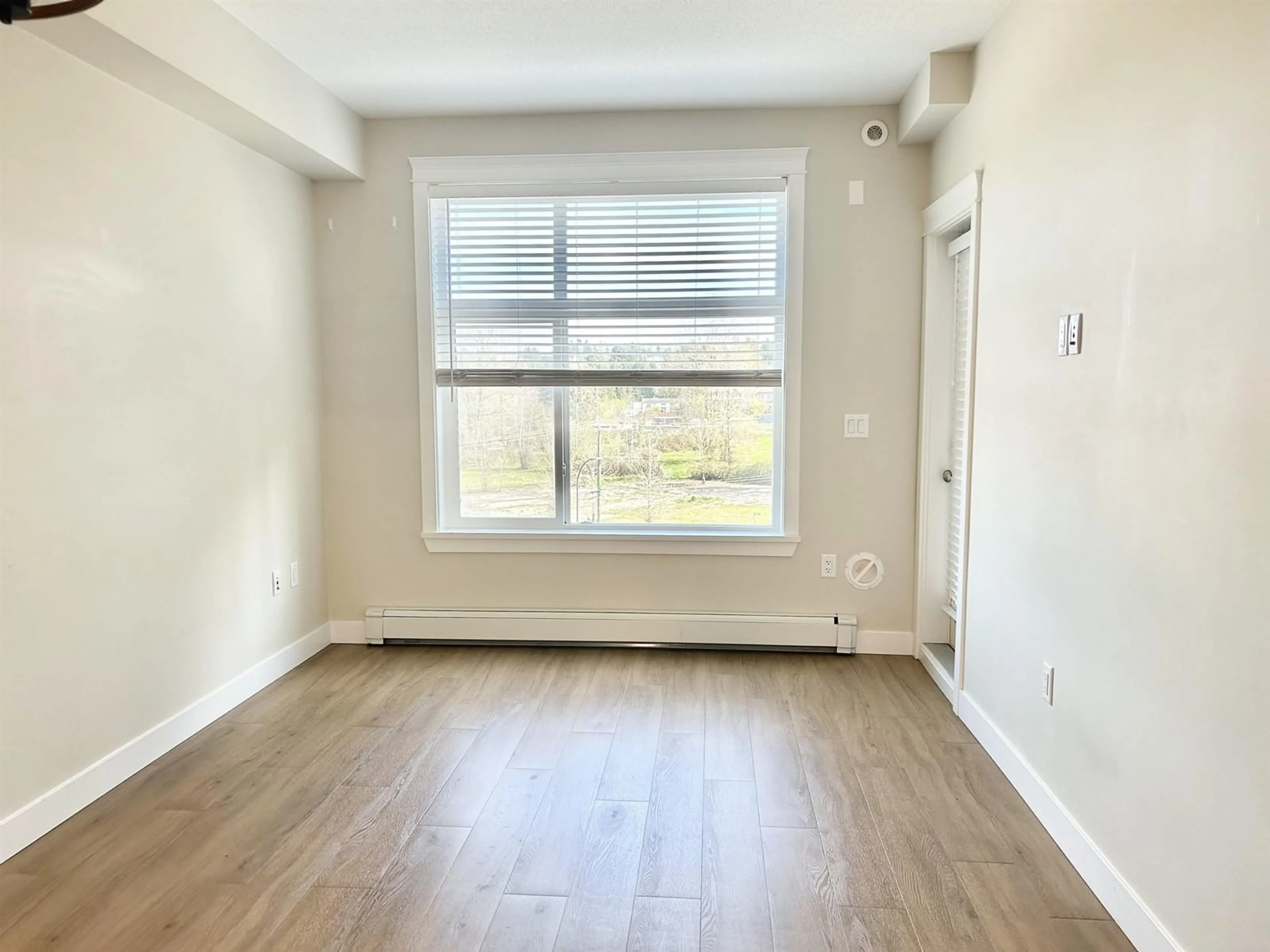 A pic of a room for 528 - 11077 RAVINE, Surrey British Columbia V3T0R7