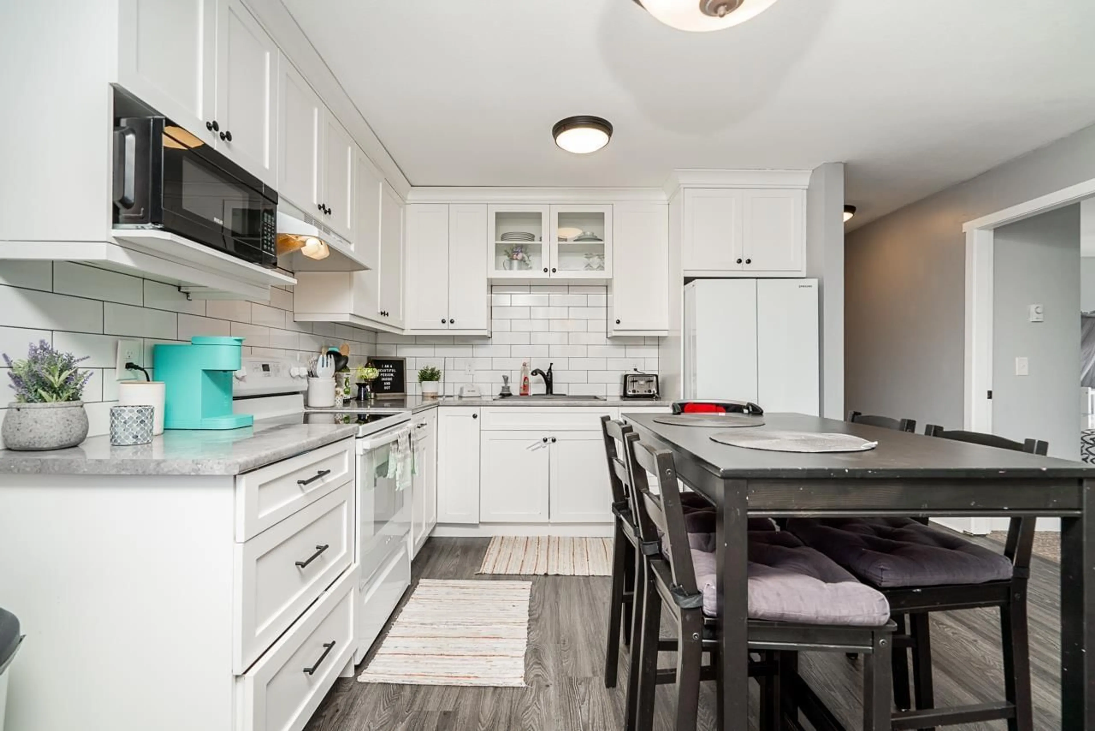 Open concept kitchen, unknown for 304C - 45655 MCINTOSH DRIVE, Chilliwack British Columbia V2P6V4