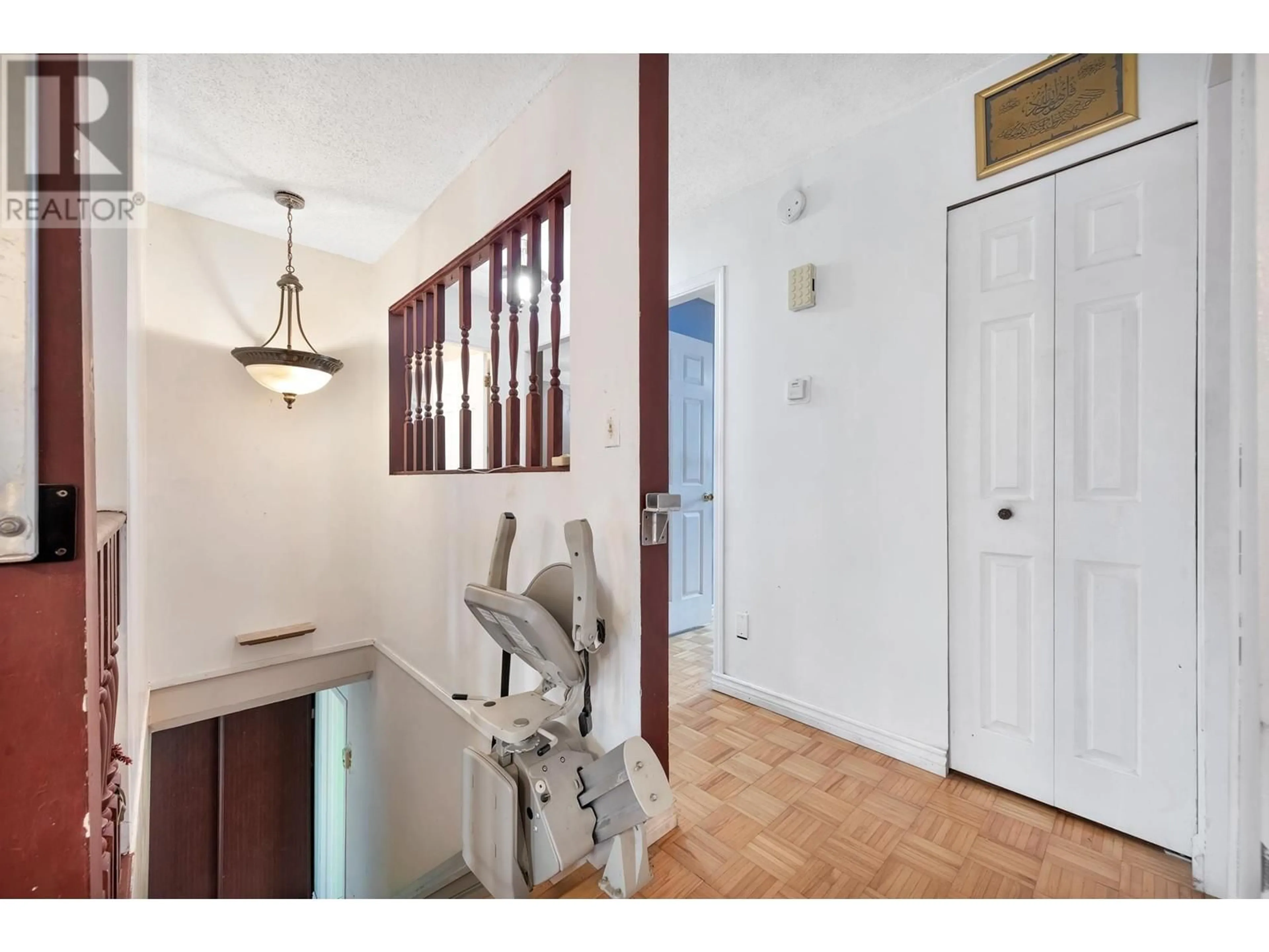Indoor entryway for 1772 MANCHESTER COURT, Port Coquitlam British Columbia V3B5R7