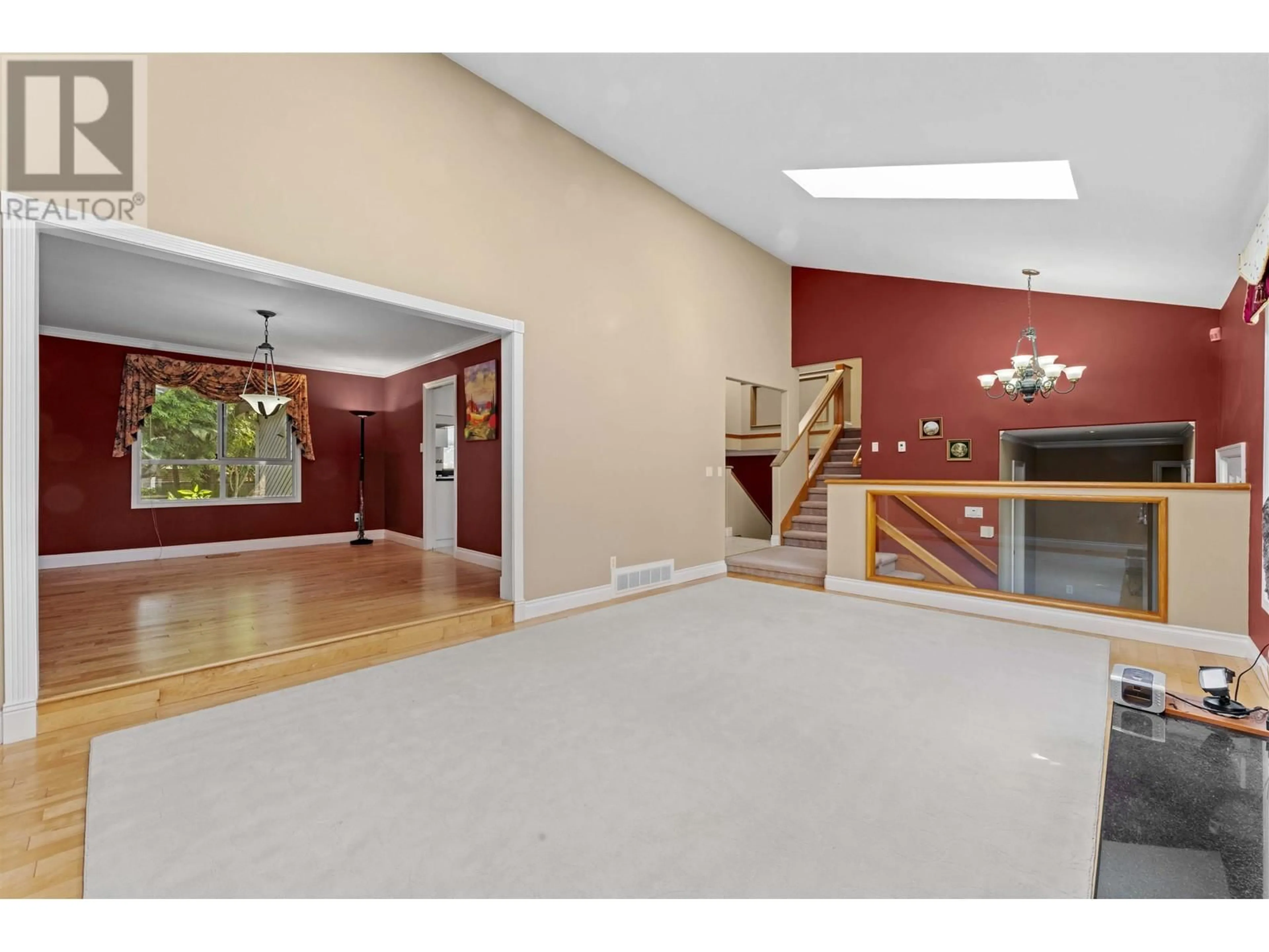 Indoor foyer for 8340 LUNEN ROAD, Richmond British Columbia V6Y2X2