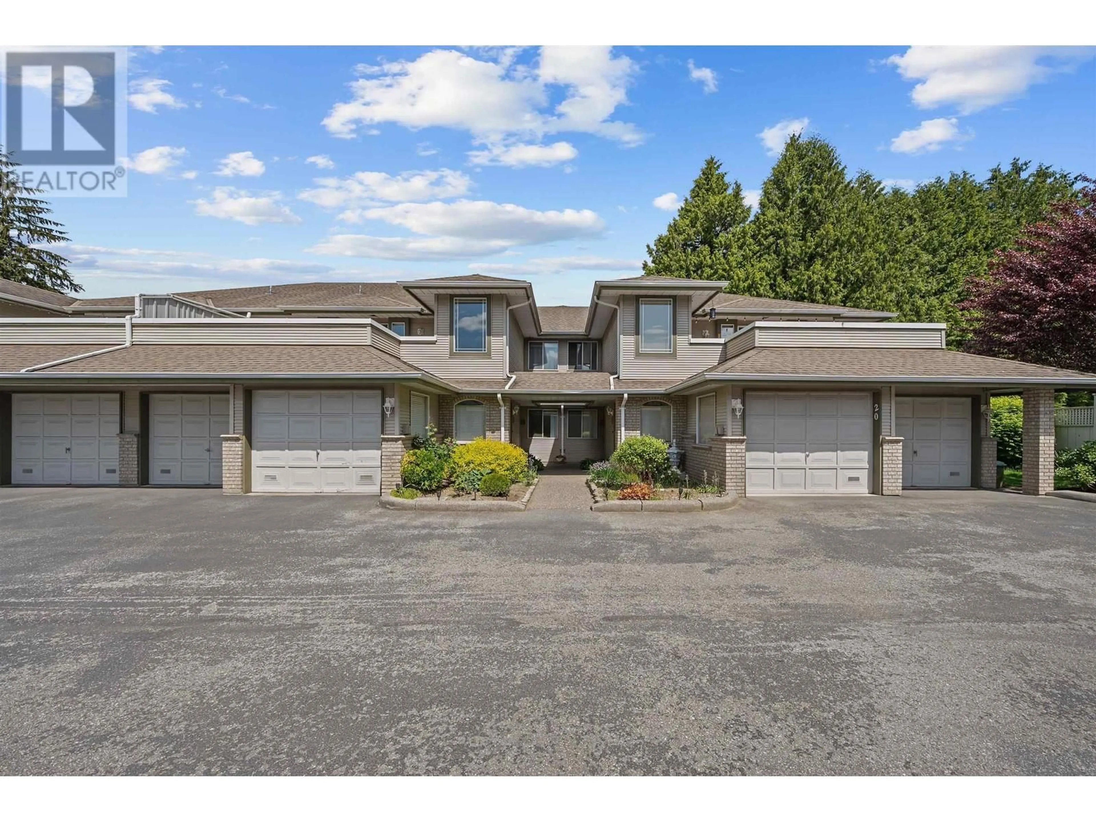 A pic from outside/outdoor area/front of a property/back of a property/a pic from drone, unknown for 17 - 21491 DEWDNEY TRUNK ROAD, Maple Ridge British Columbia V2X3G5