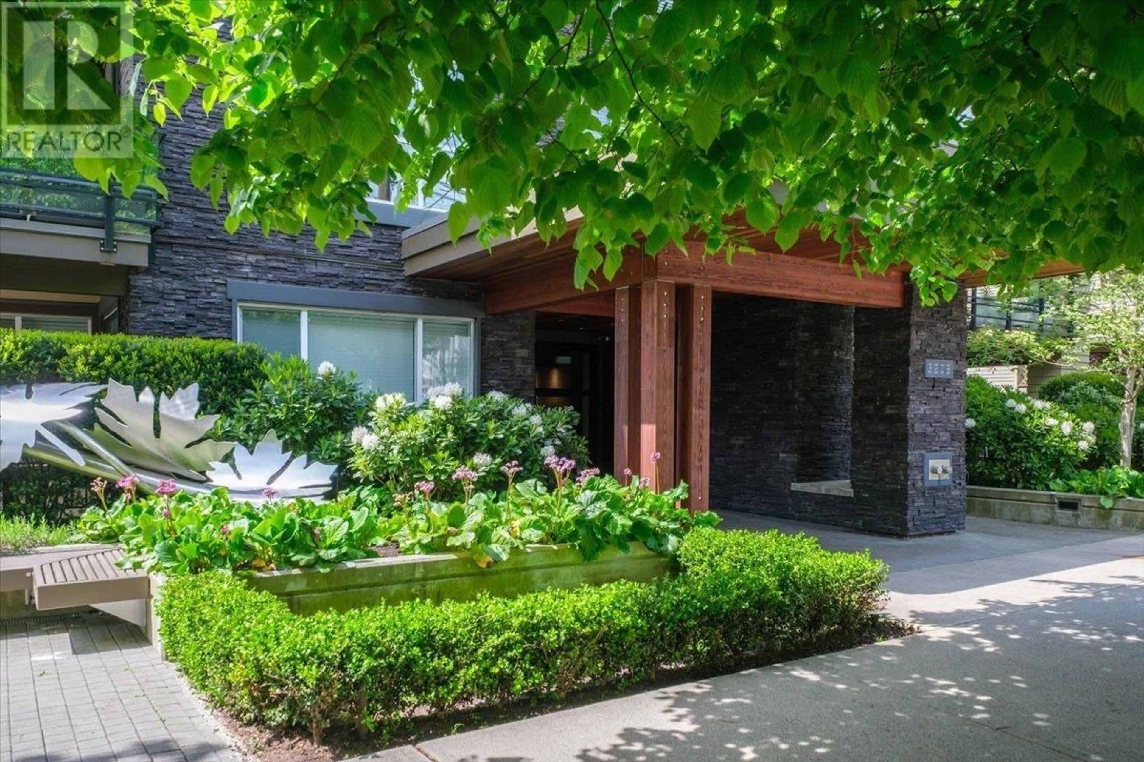 Patio, street for 118 - 3205 MOUNTAIN HIGHWAY, North Vancouver British Columbia V7K0A3