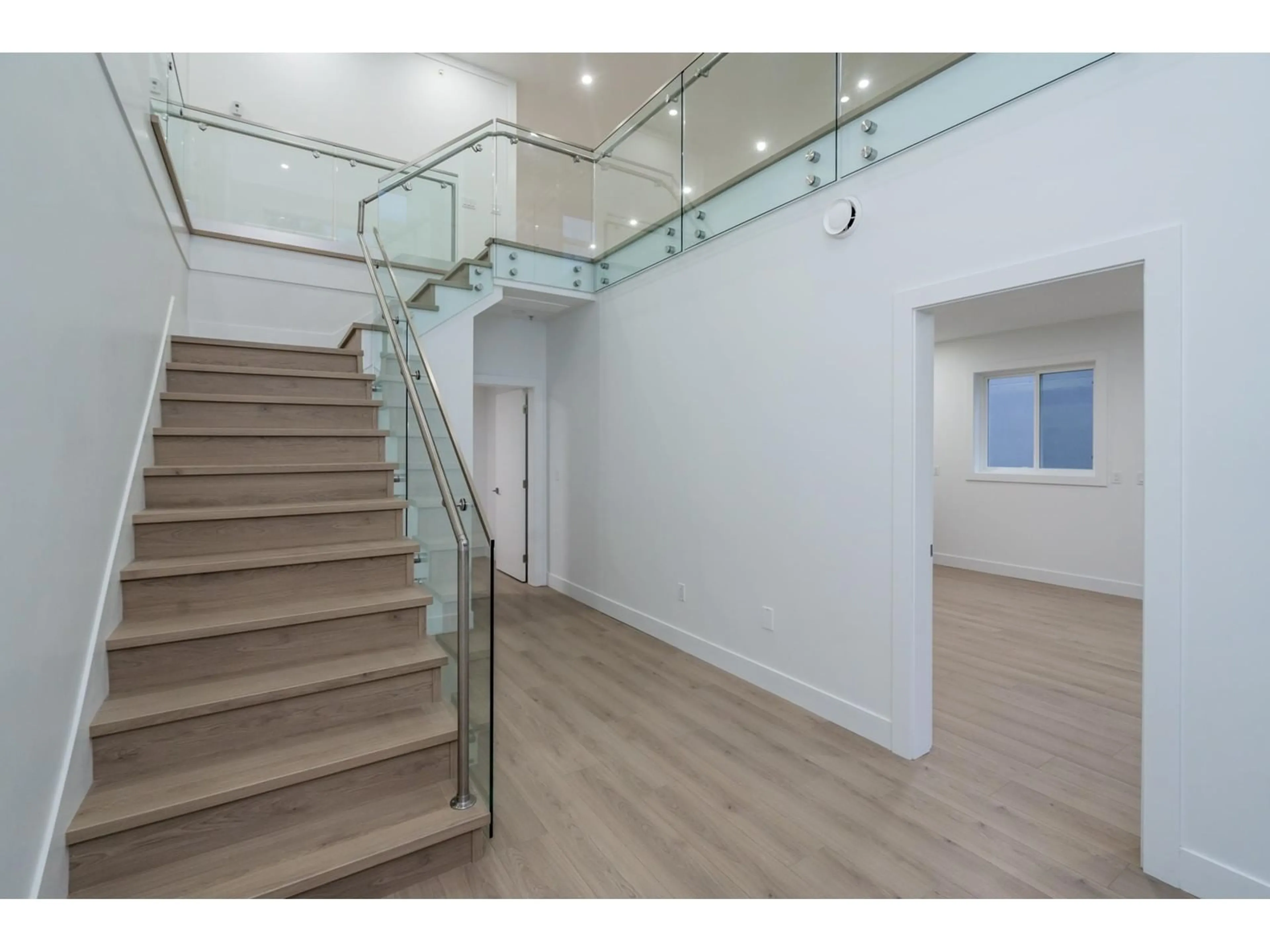 Indoor foyer for 8179 BOUNTY PLACE, Chilliwack British Columbia V4Z0E4