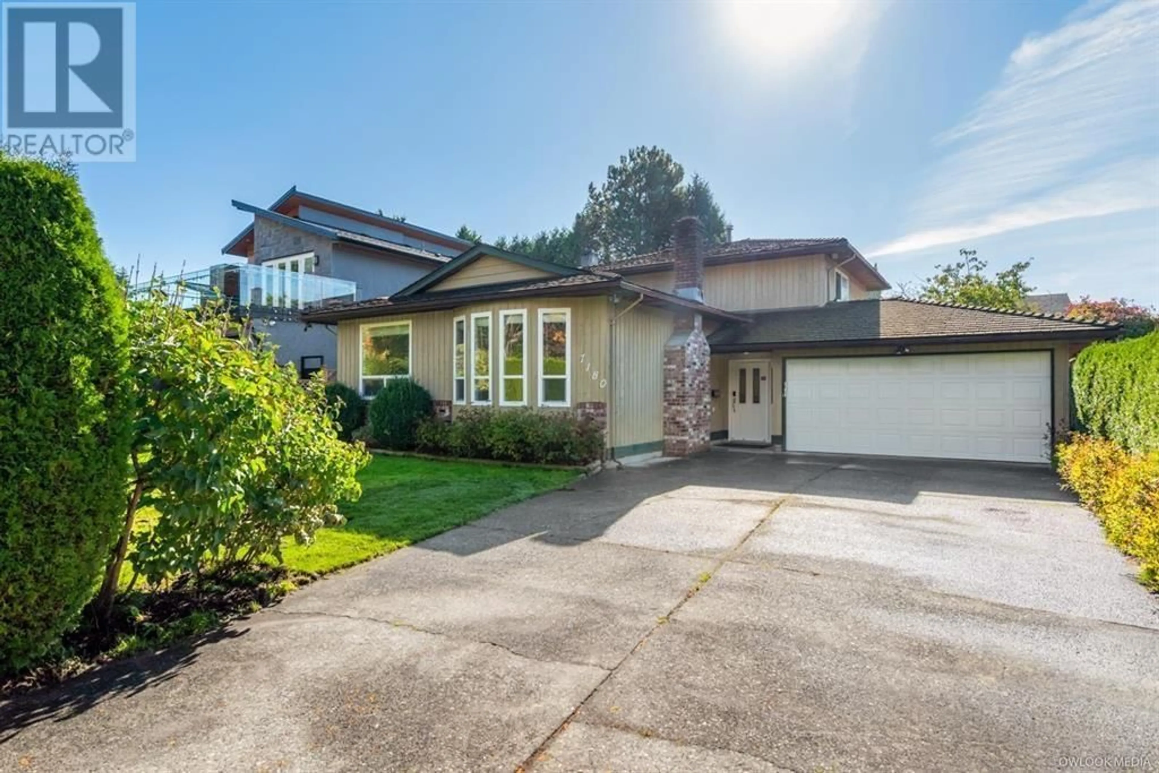 A pic from outside/outdoor area/front of a property/back of a property/a pic from drone, street for 7180 SCHAEFER AVENUE, Richmond British Columbia V6Y2X7