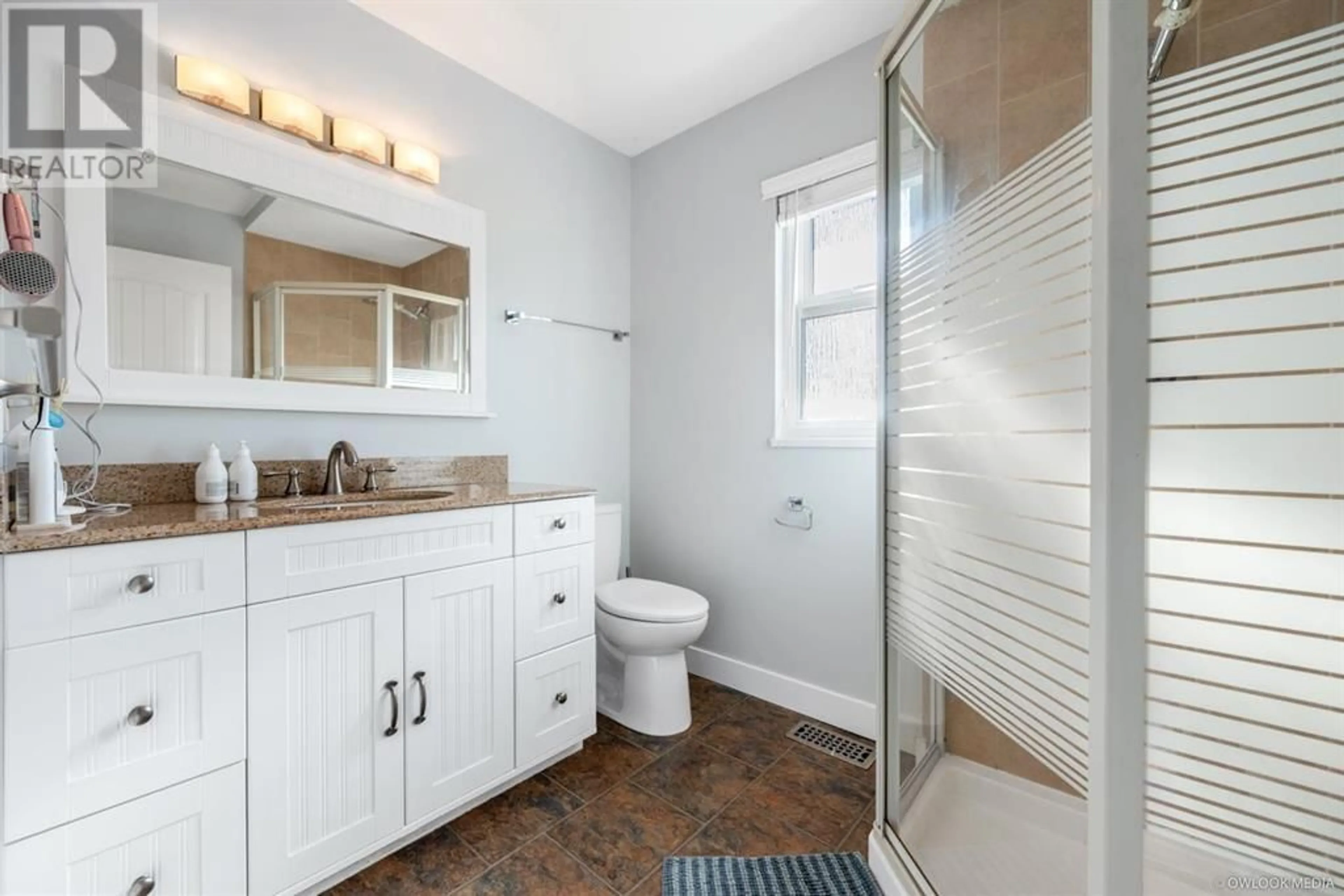 Standard bathroom, ceramic/tile floor for 7180 SCHAEFER AVENUE, Richmond British Columbia V6Y2X7