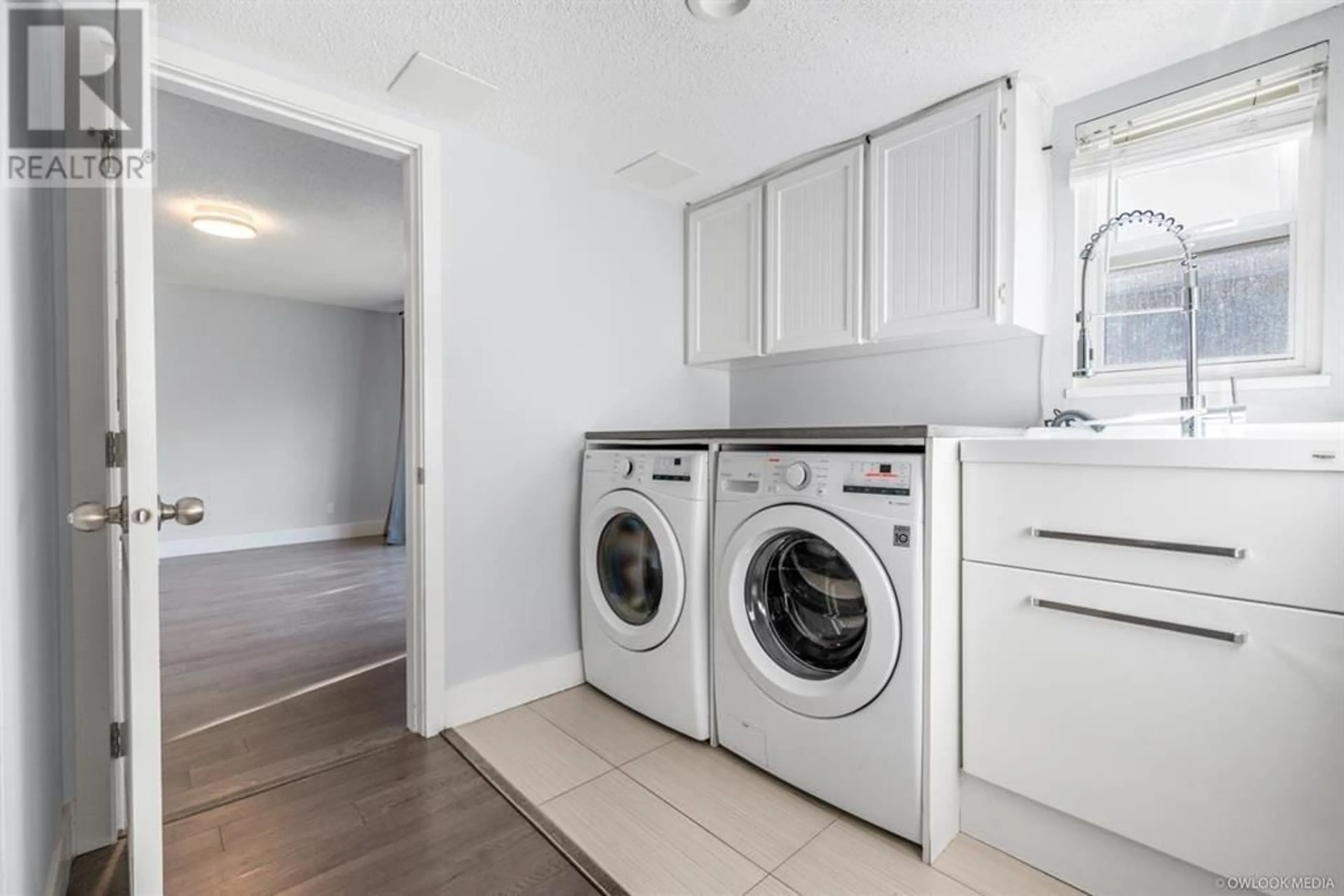 Laundry room for 7180 SCHAEFER AVENUE, Richmond British Columbia V6Y2X7