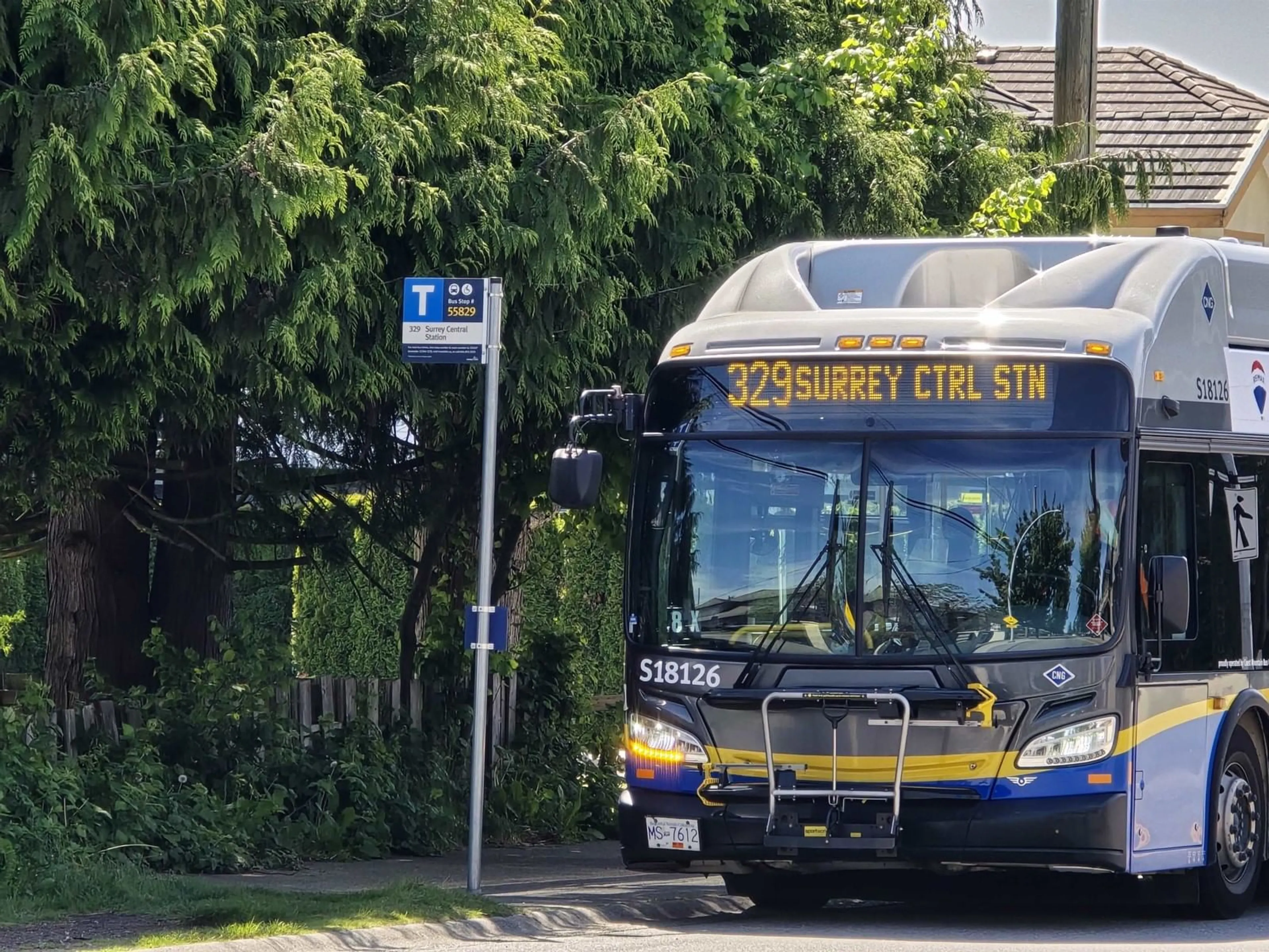 Blurry image for 12411 78, Surrey British Columbia V3W2X5