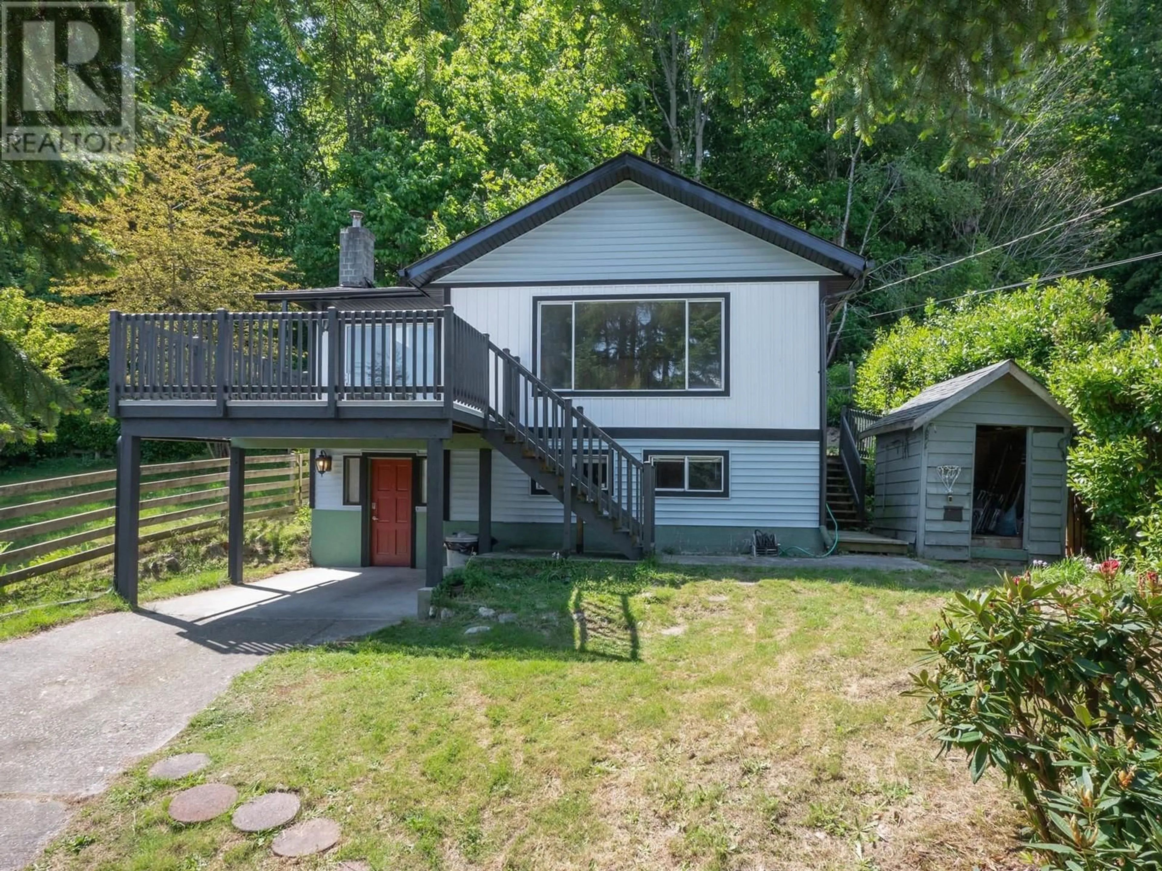 A pic from outside/outdoor area/front of a property/back of a property/a pic from drone, unknown for 642 GOWER POINT ROAD, Gibsons British Columbia V0N1V8