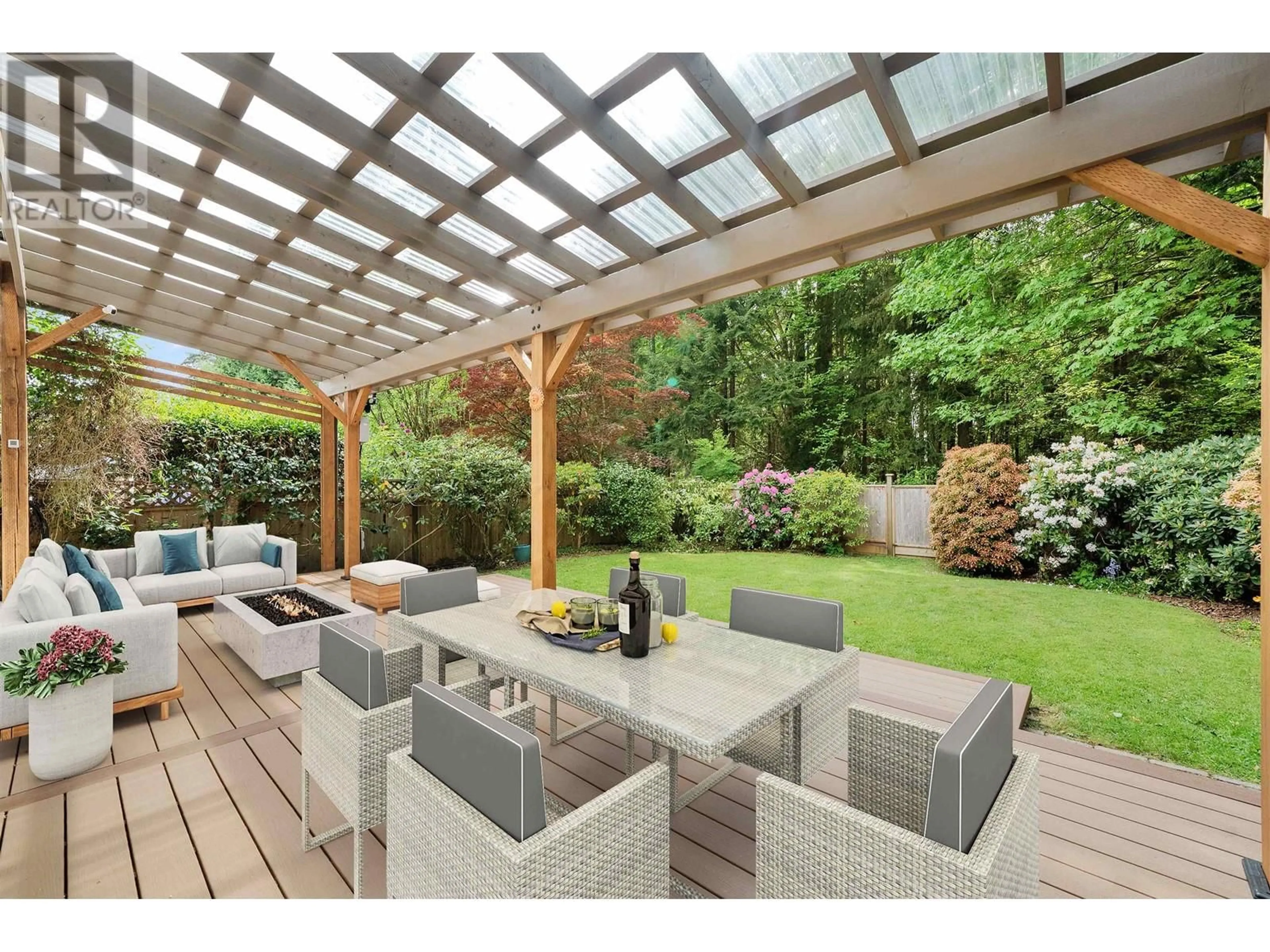 Patio, street for 4007 SHONE ROAD, North Vancouver British Columbia V7G2N2