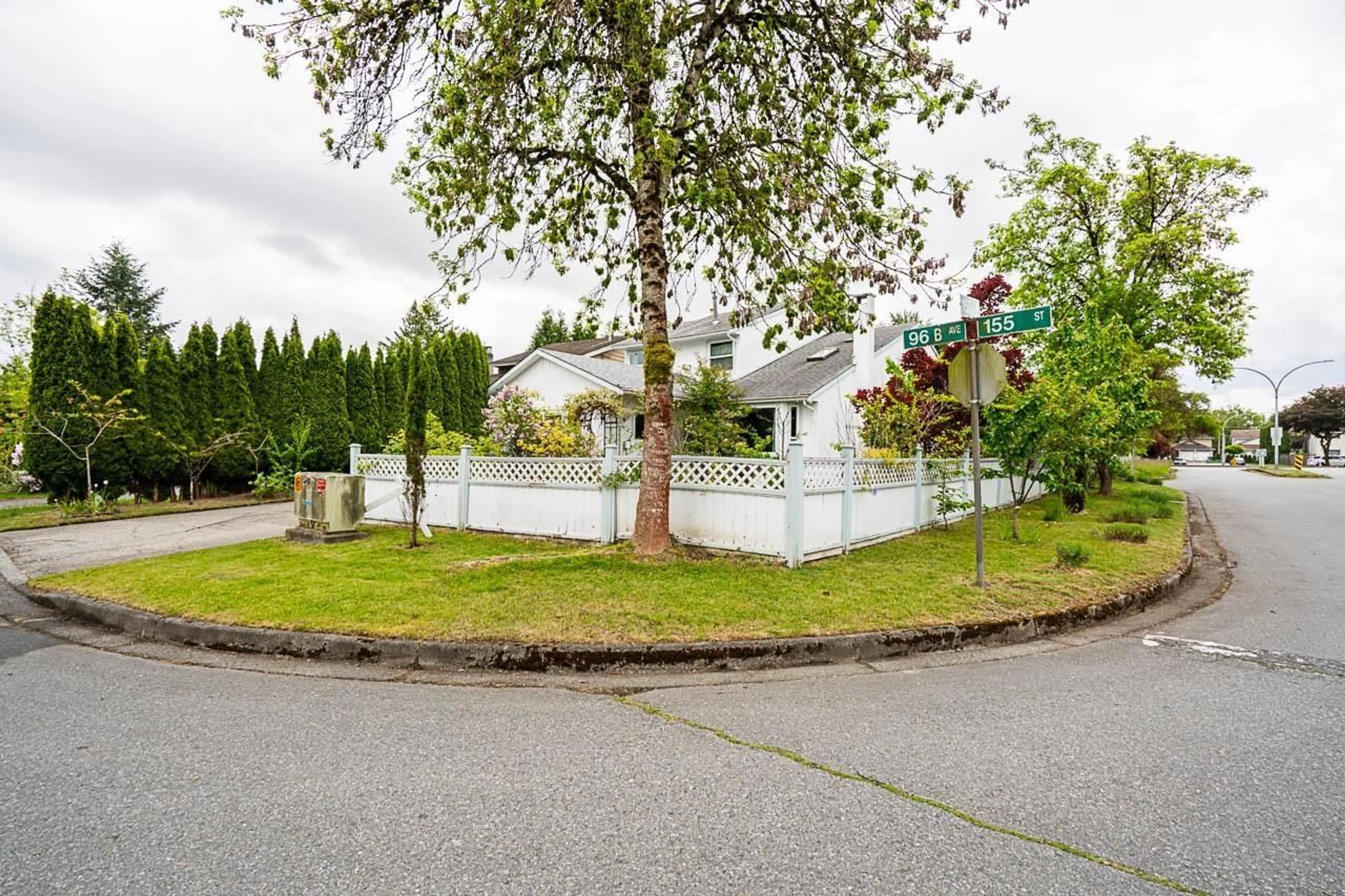 A pic from outside/outdoor area/front of a property/back of a property/a pic from drone, street for 15524 96B, Surrey British Columbia V3R7N7