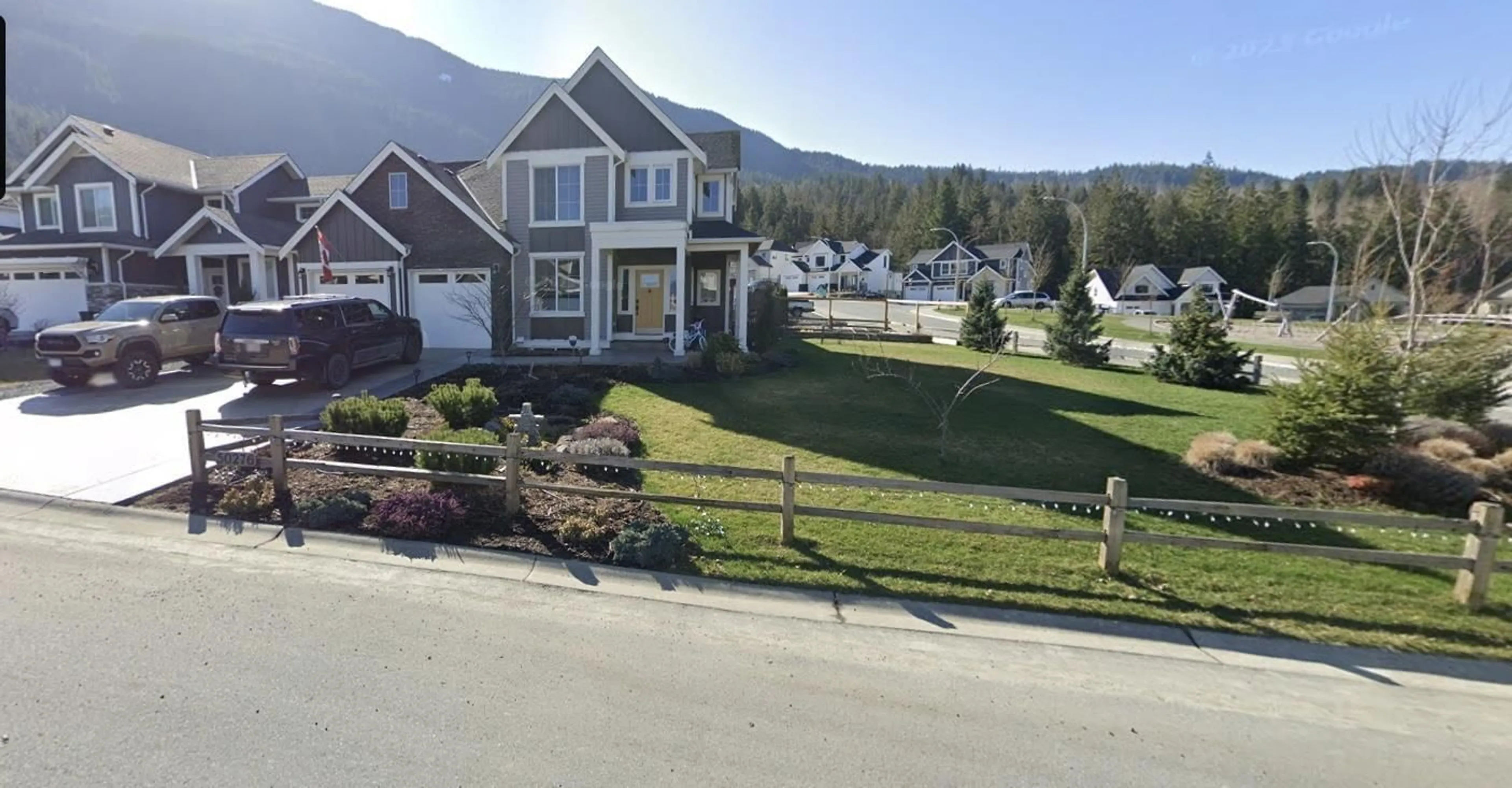 A pic from outside/outdoor area/front of a property/back of a property/a pic from drone, mountain view for 50276 KENSINGTON DRIVE, Chilliwack British Columbia V4Z0C4