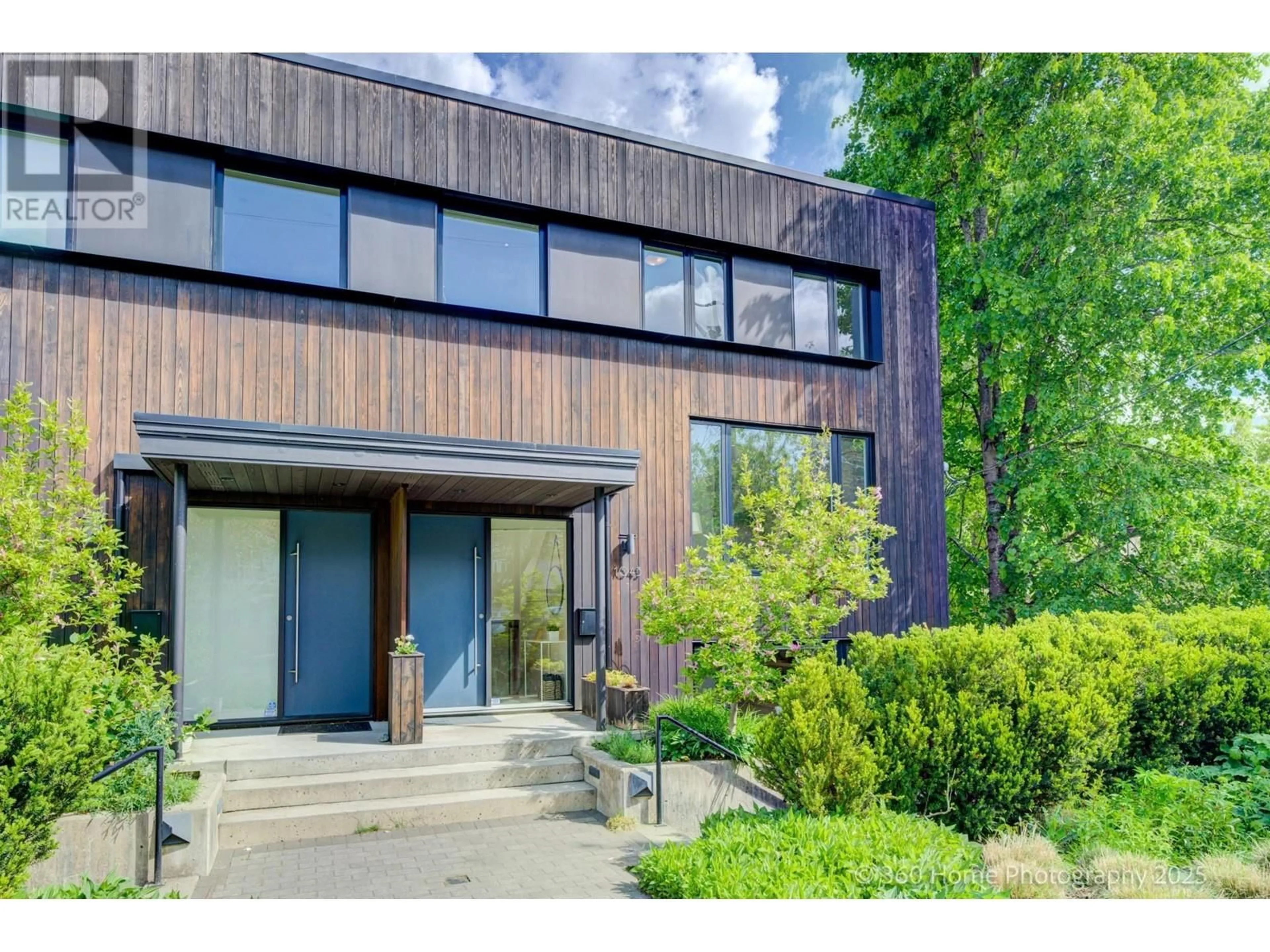 Unknown for 1043 16TH AVENUE, Vancouver British Columbia V5T2W2