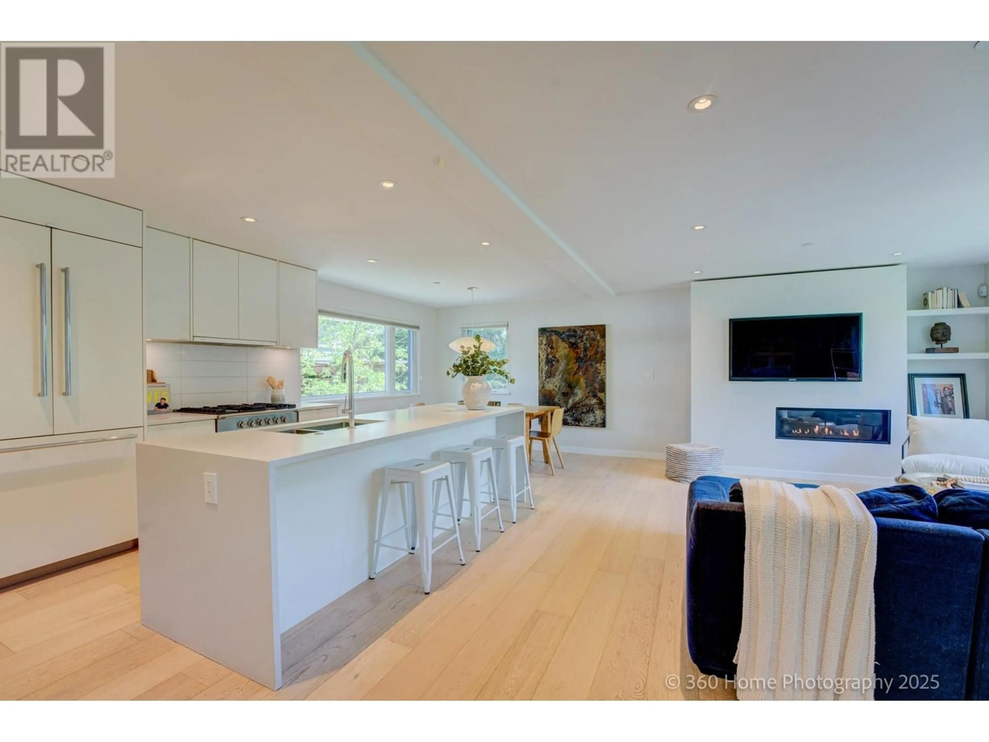 Open concept kitchen, unknown for 1043 16TH AVENUE, Vancouver British Columbia V5T2W2