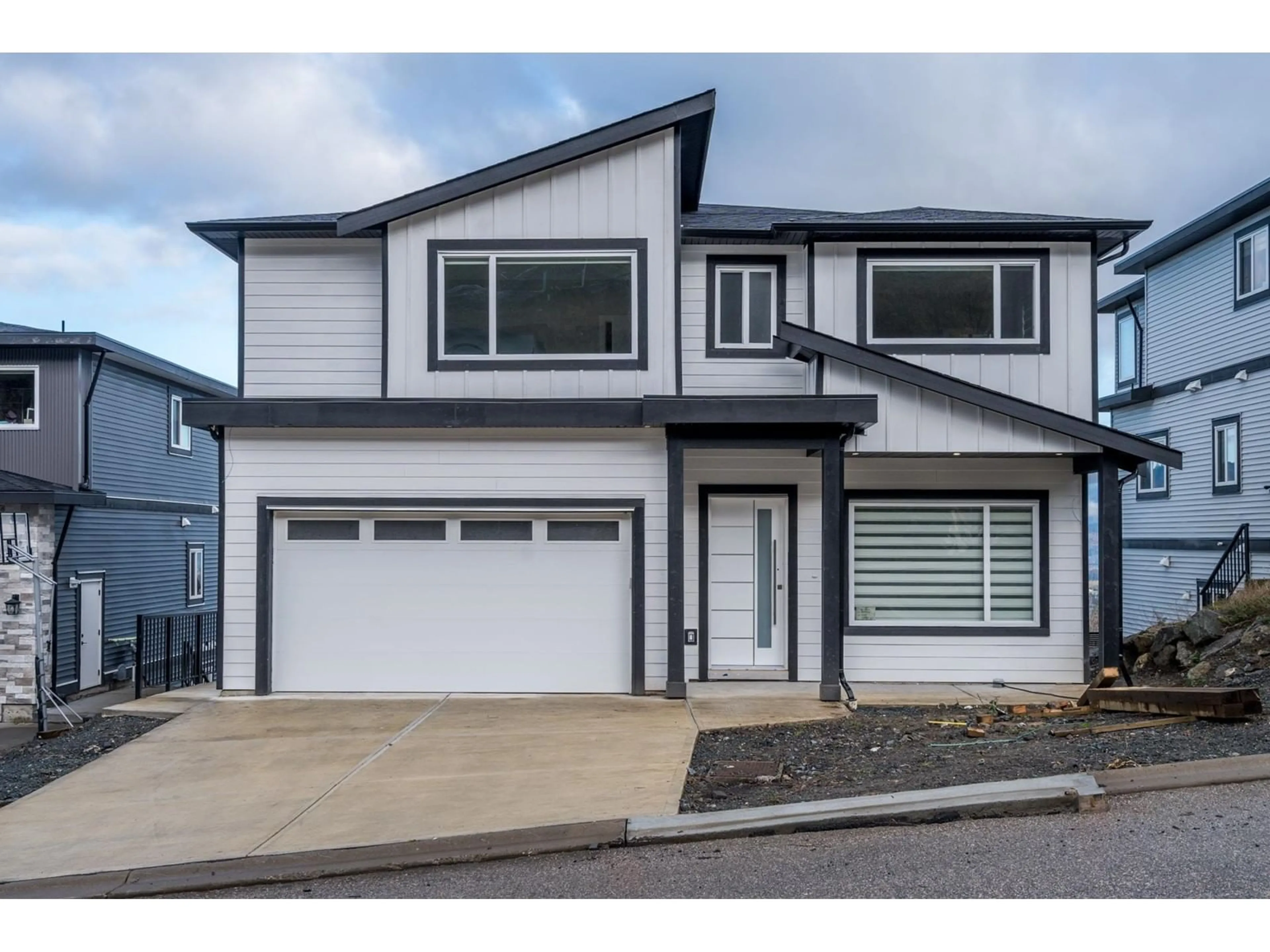 Home with vinyl exterior material, street for 51097 FARMERS WAY, Chilliwack British Columbia V4Z0E4
