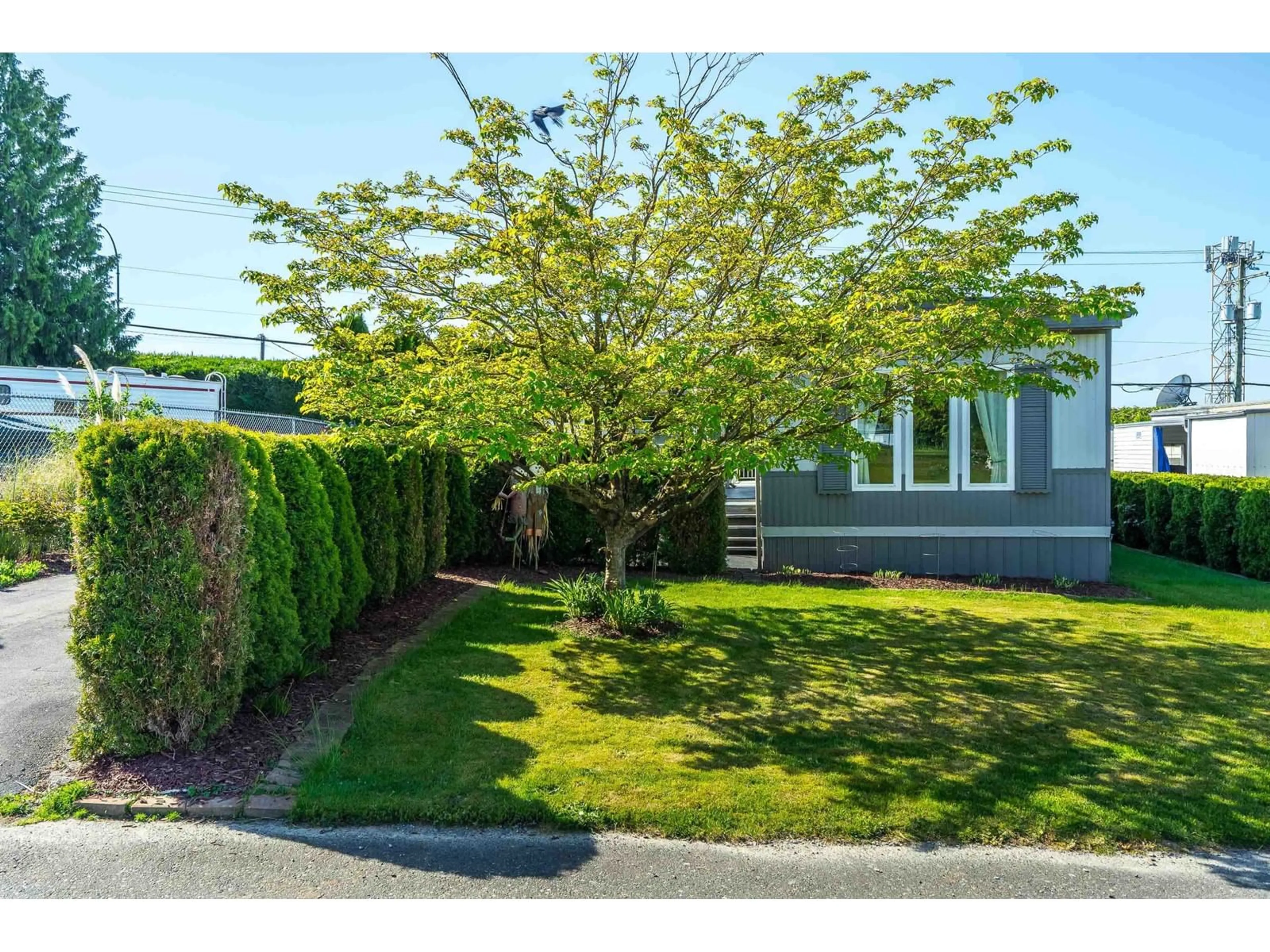 Home with vinyl exterior material, street for 55 - 2035 MARTENS, Abbotsford British Columbia V2T6M4