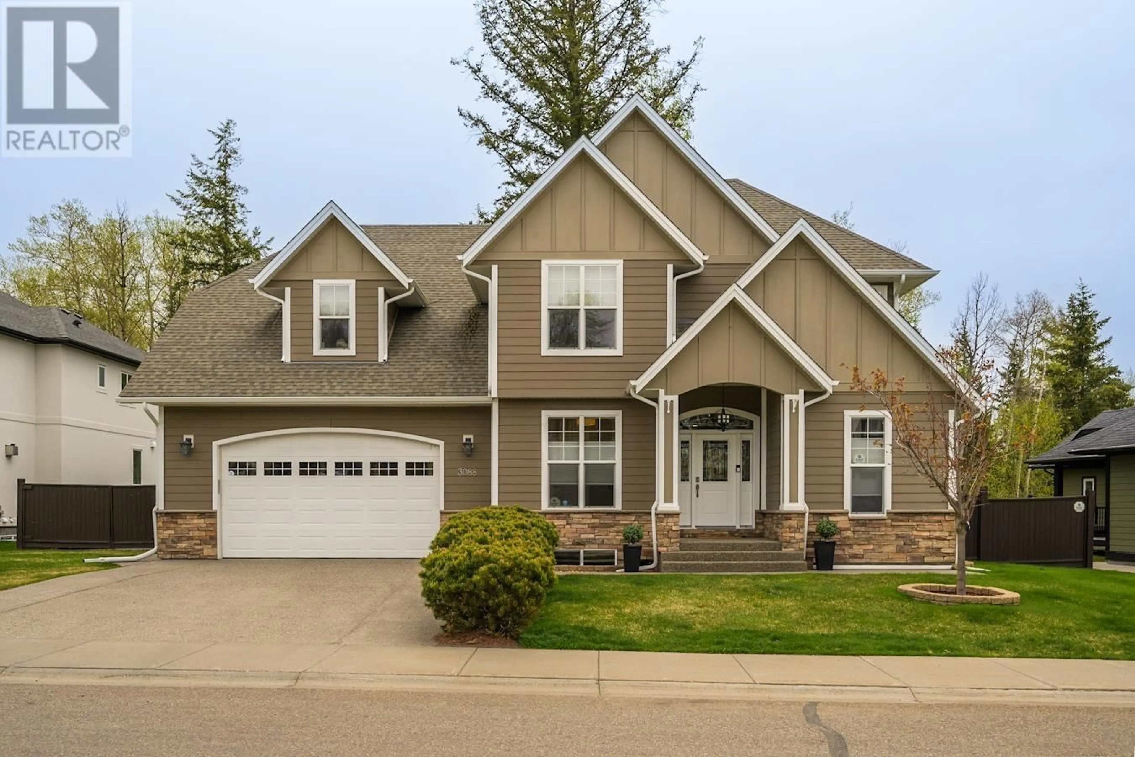 Home with vinyl exterior material, street for 3088 MAURICE DRIVE, Prince George British Columbia V2N0C8