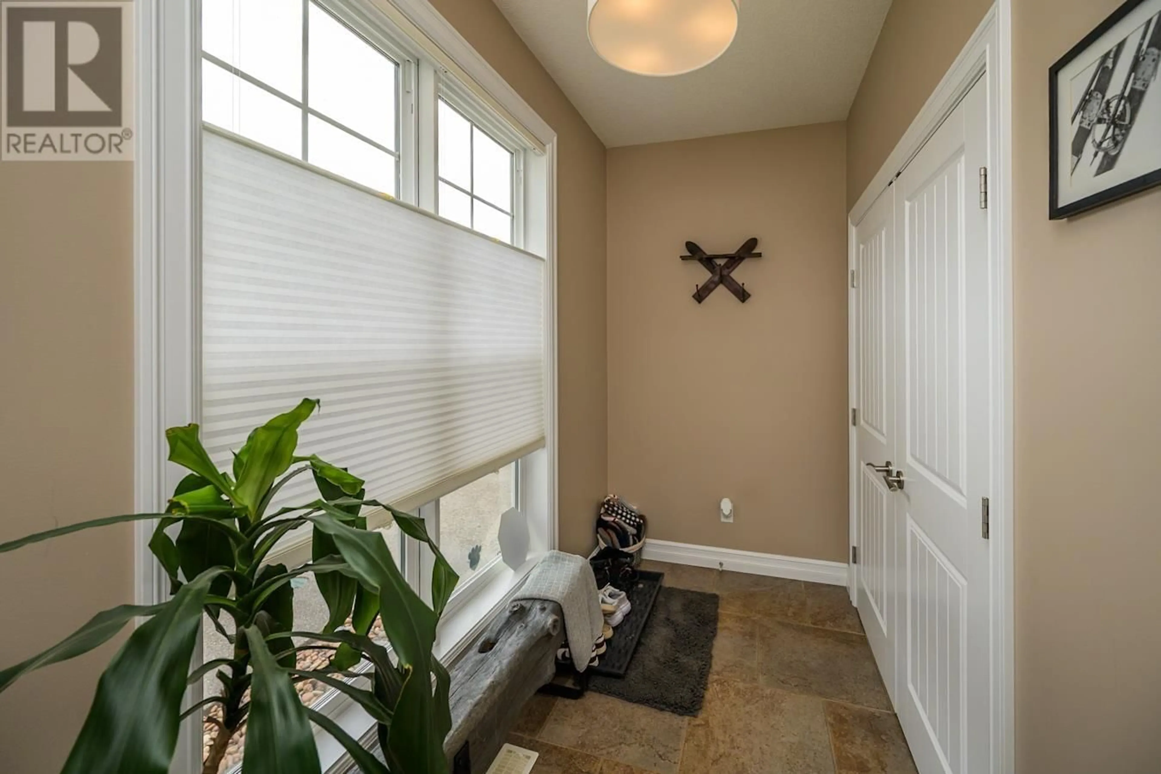 Indoor entryway for 3088 MAURICE DRIVE, Prince George British Columbia V2N0C8