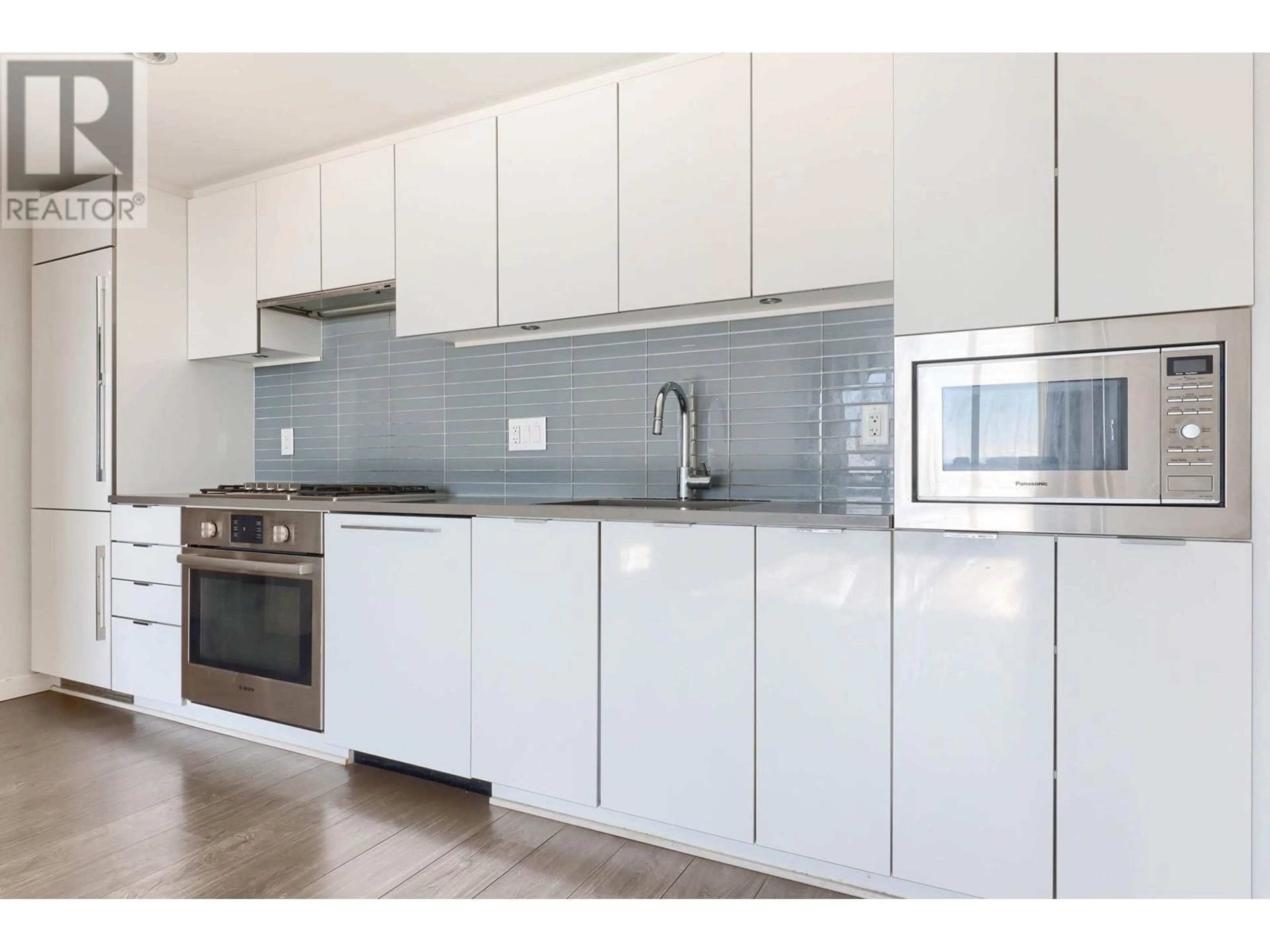 Standard kitchen, wood/laminate floor for 1505 - 8333 SWEET AVENUE, Richmond British Columbia V6X0P4