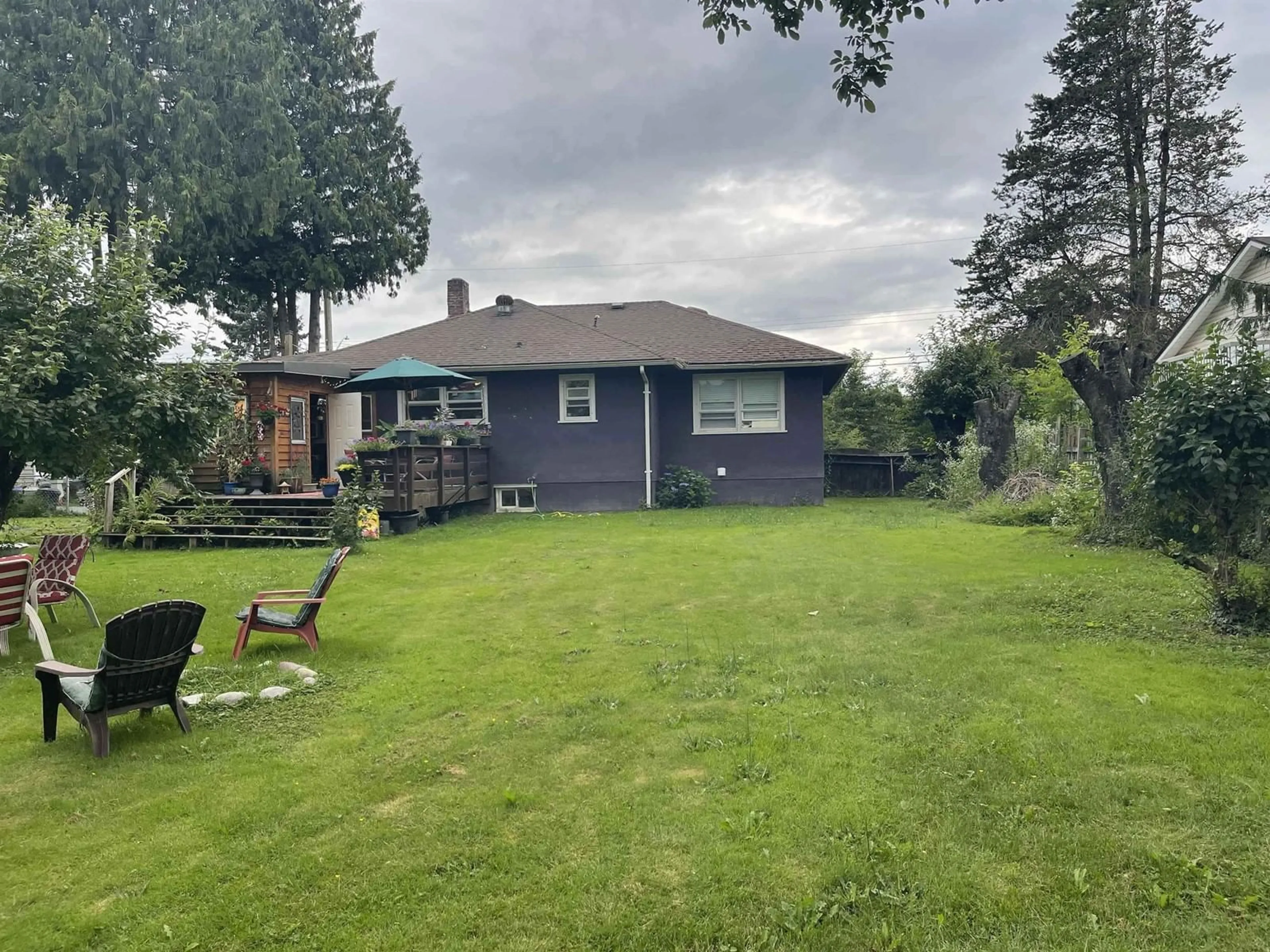 A pic from outside/outdoor area/front of a property/back of a property/a pic from drone, unknown for 9500 COOTE STREET, Chilliwack British Columbia V2P6B5