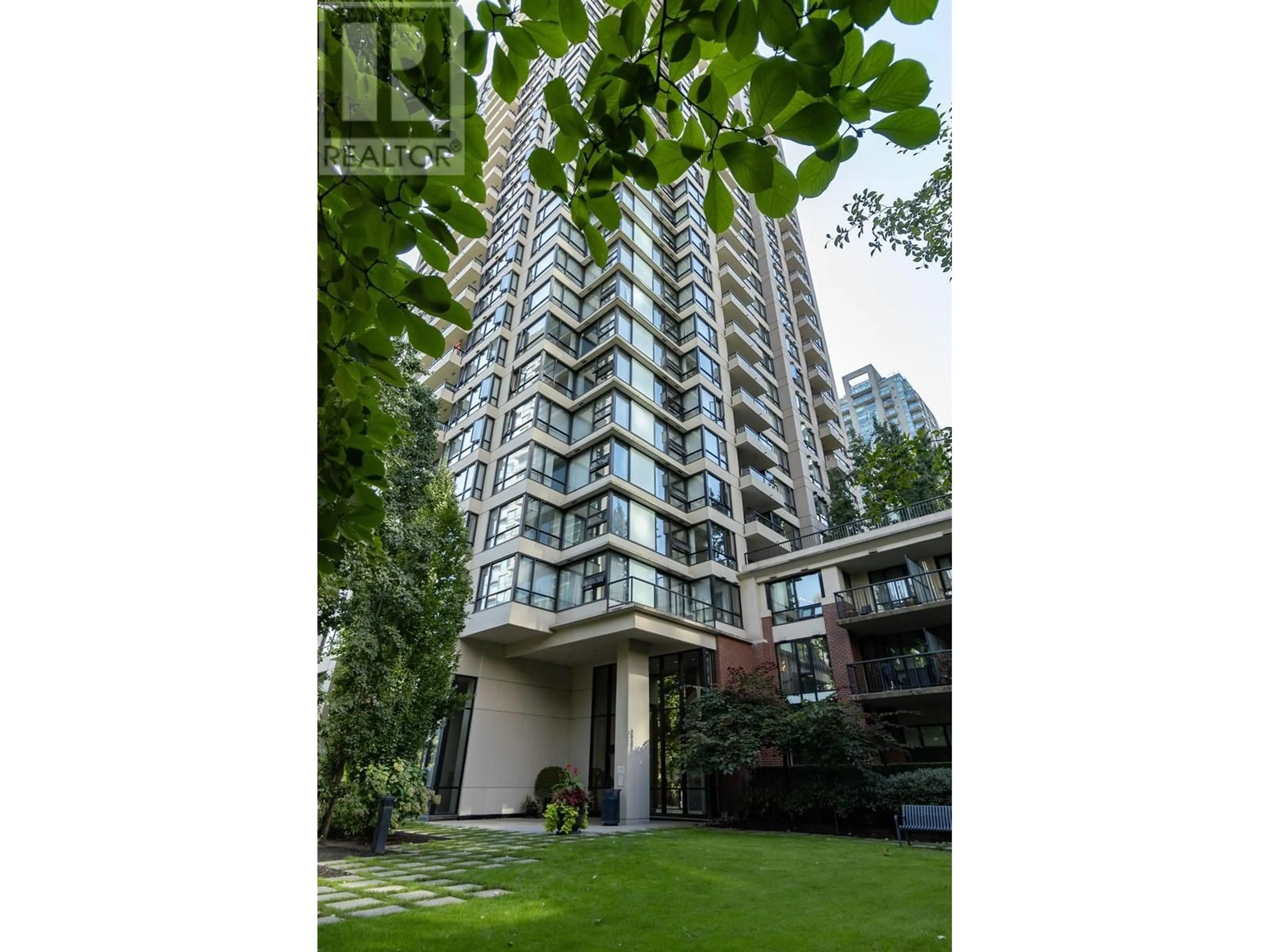 Indoor foyer for 2704 - 928 HOMER STREET, Vancouver British Columbia V6B1T7