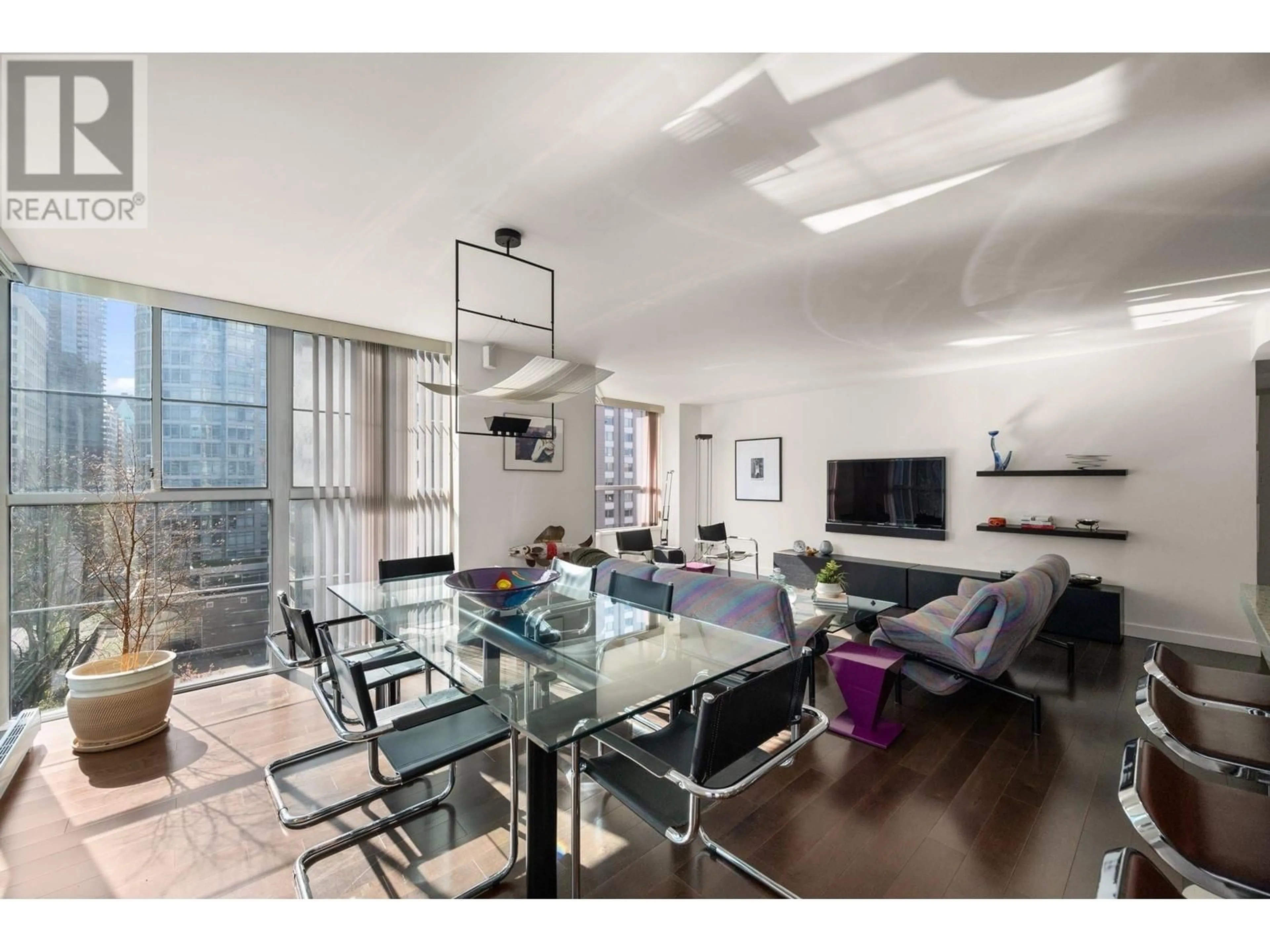 Living room with furniture, unknown for 602 - 717 JERVIS STREET, Vancouver British Columbia V6E4L5